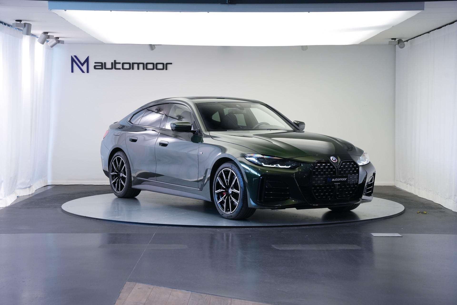 BMW 430i Gran Coupé M Sport PRO Steptronic *Carbon* *Sanremo grün* *50 Jahre* *Glasdach*-image-2