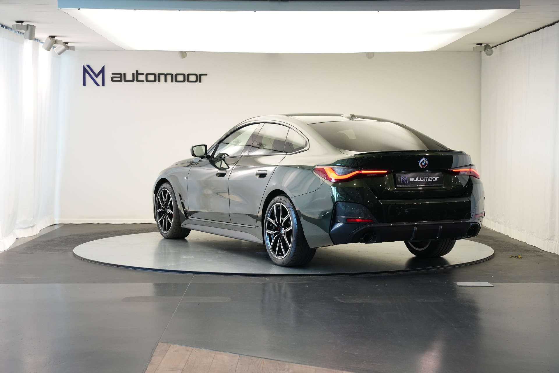 BMW 430i Gran Coupé M Sport PRO Steptronic *Carbon* *Sanremo grün* *50 Jahre* *Glasdach*-image-6