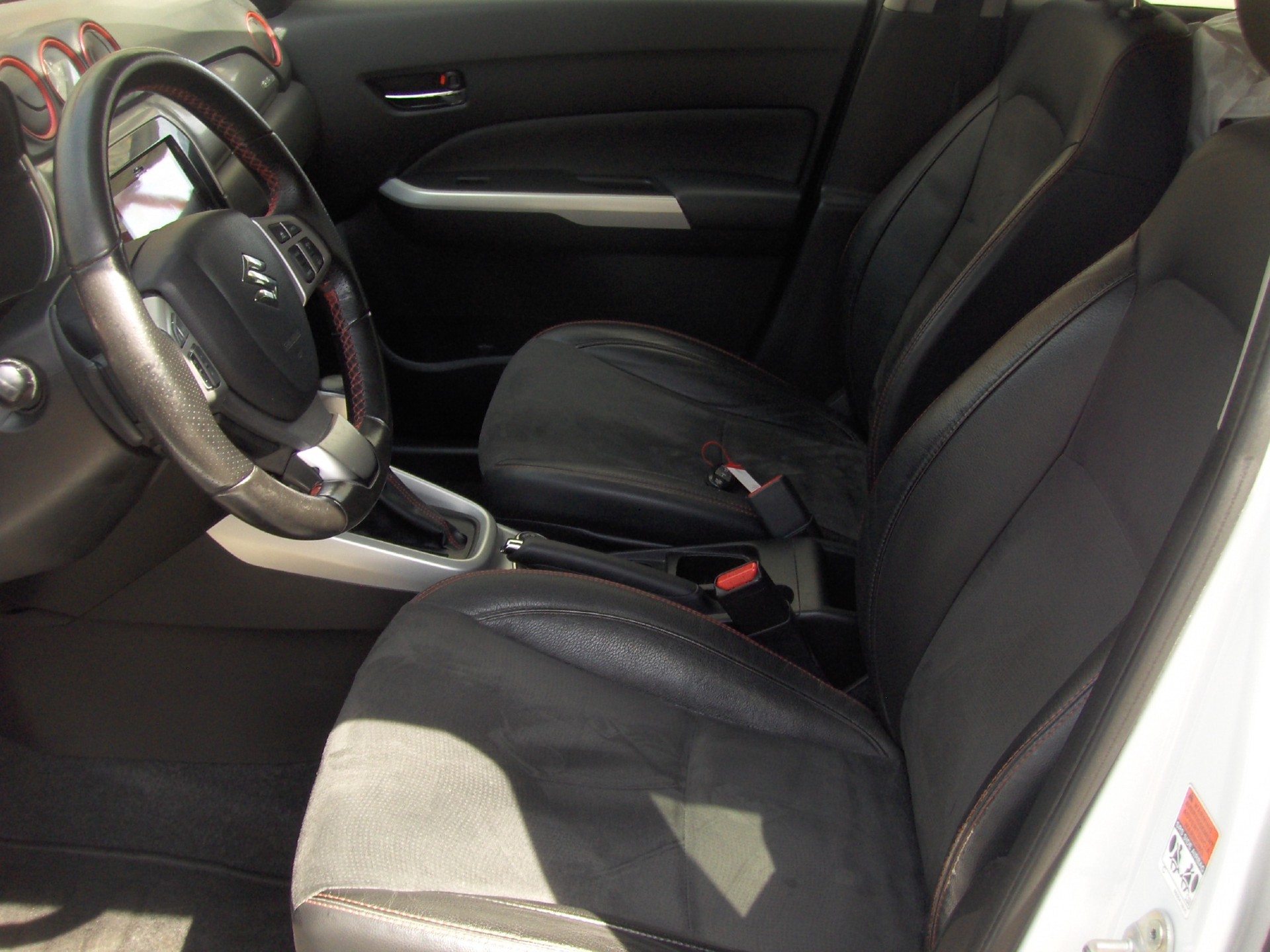 SUZUKI Vitara 1.4 Boosterjet Compact Top Automatic-image-4