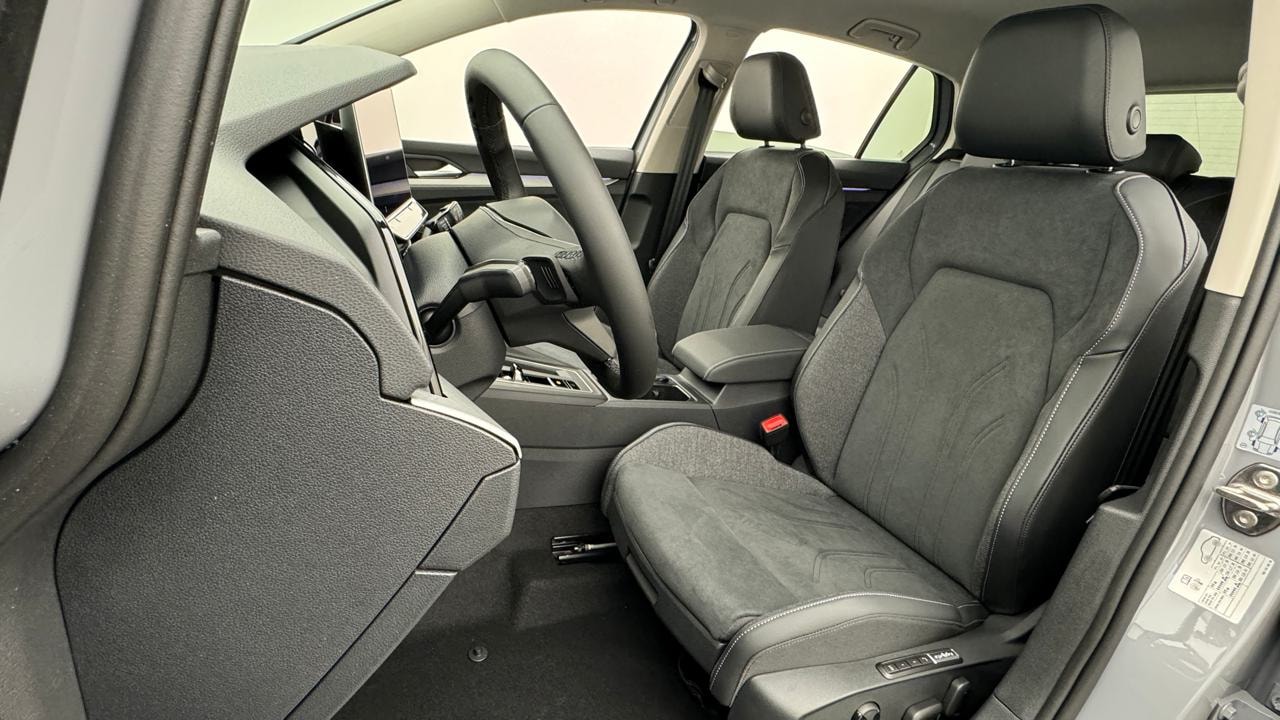 VW Golf VIII 1.5 TSI PHEV Limited-image-4