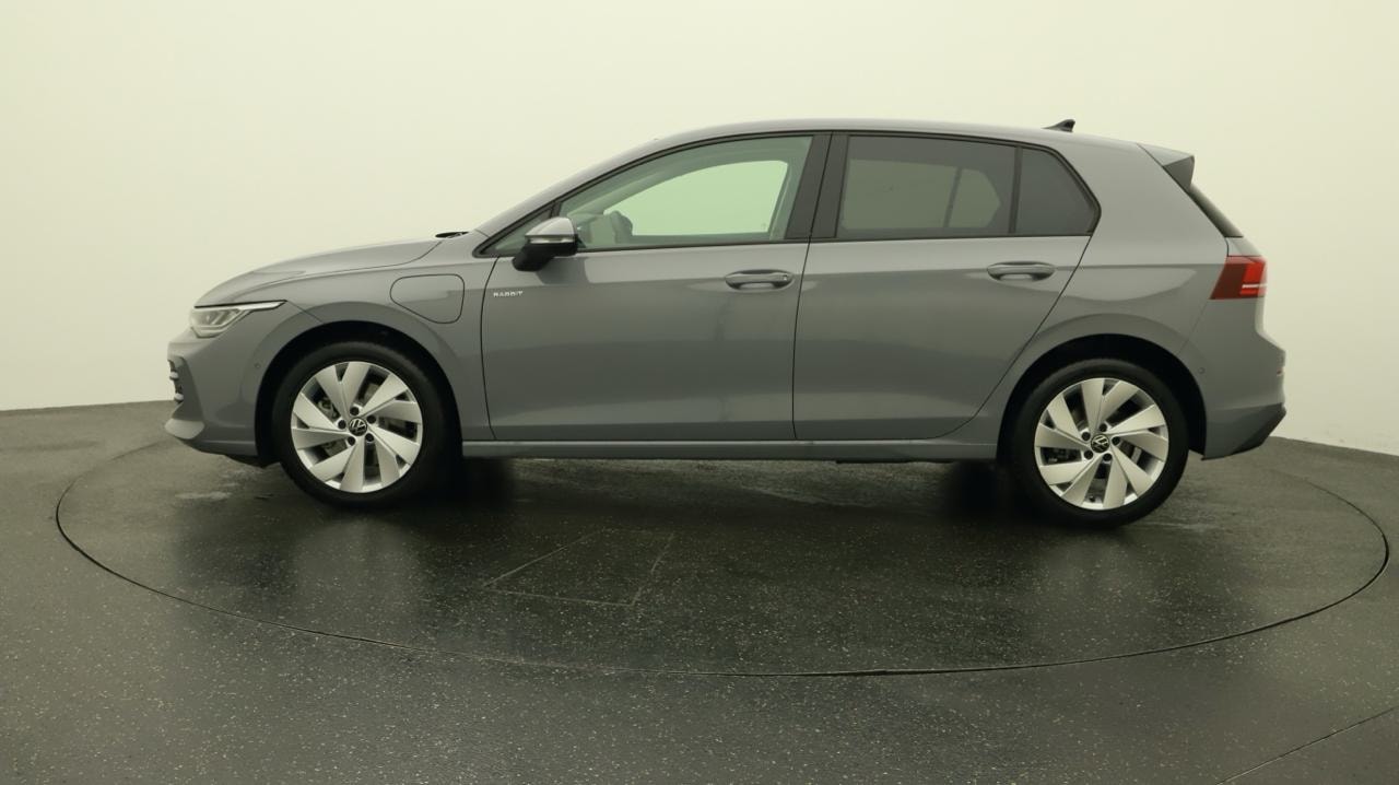 VW Golf VIII 1.5 TSI PHEV Limited-image-1