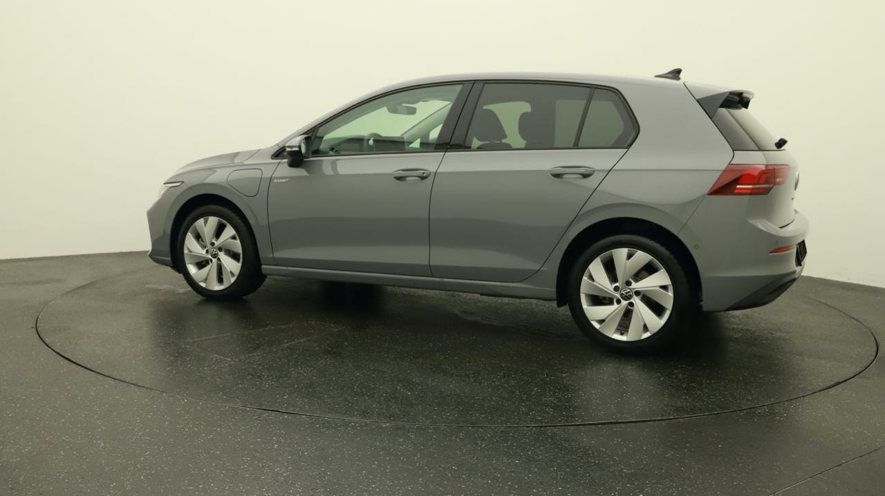 VW Golf VIII 1.5 TSI PHEV Limited-image-2
