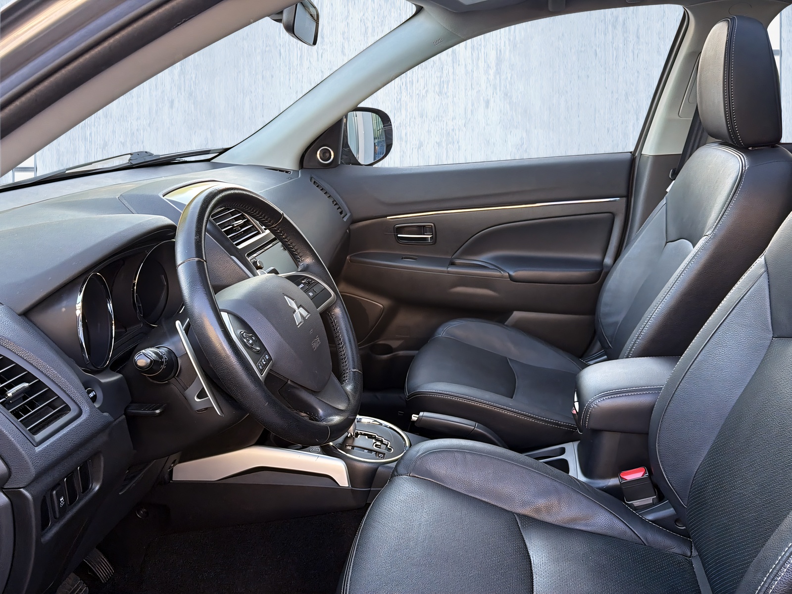 MITSUBISHI ASX 2.2 DID Intense 4WD Automatic-image-9
