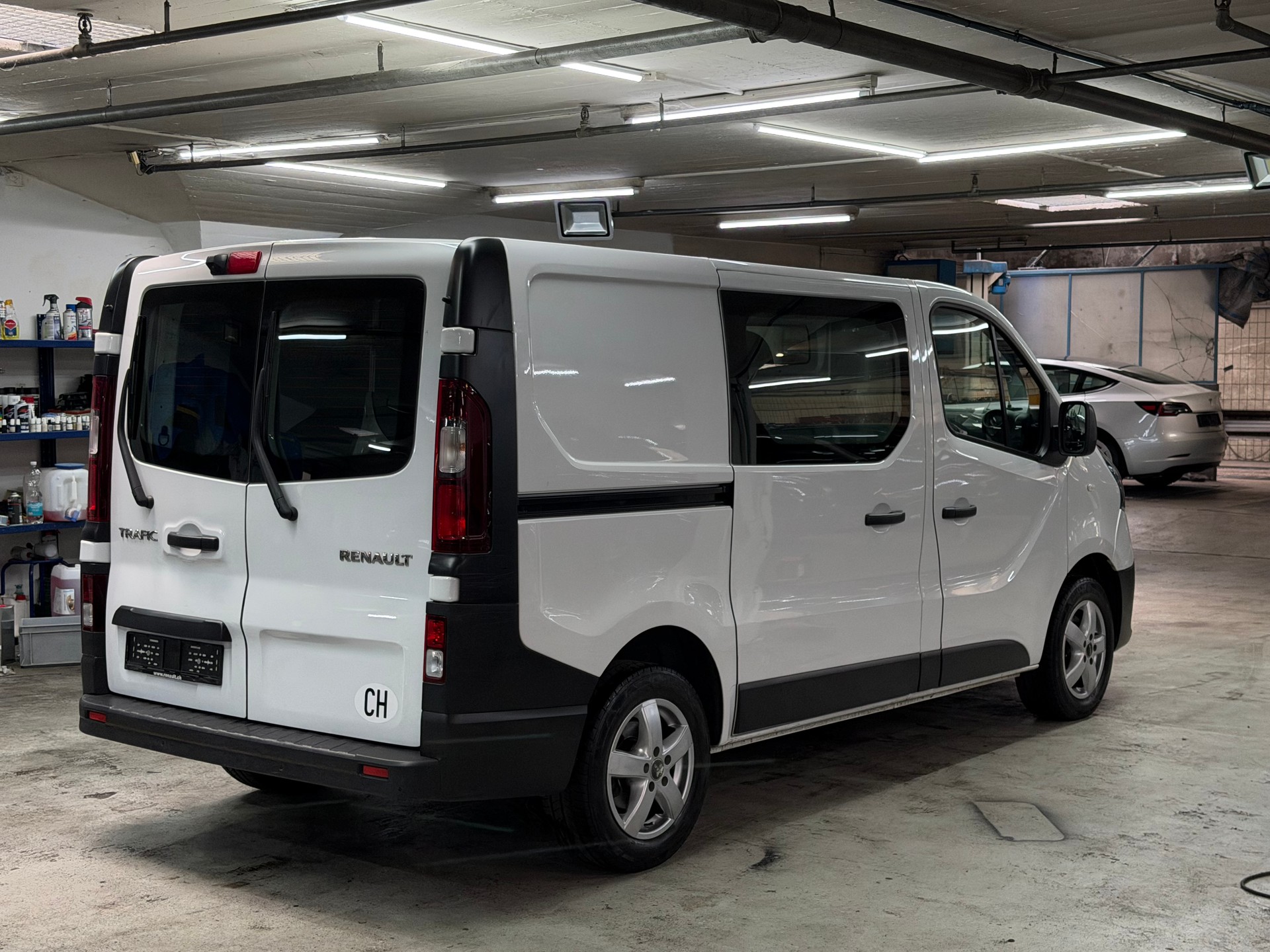 RENAULT Trafic 2.0 dCi 120 3.0t Business L1H1-image-2