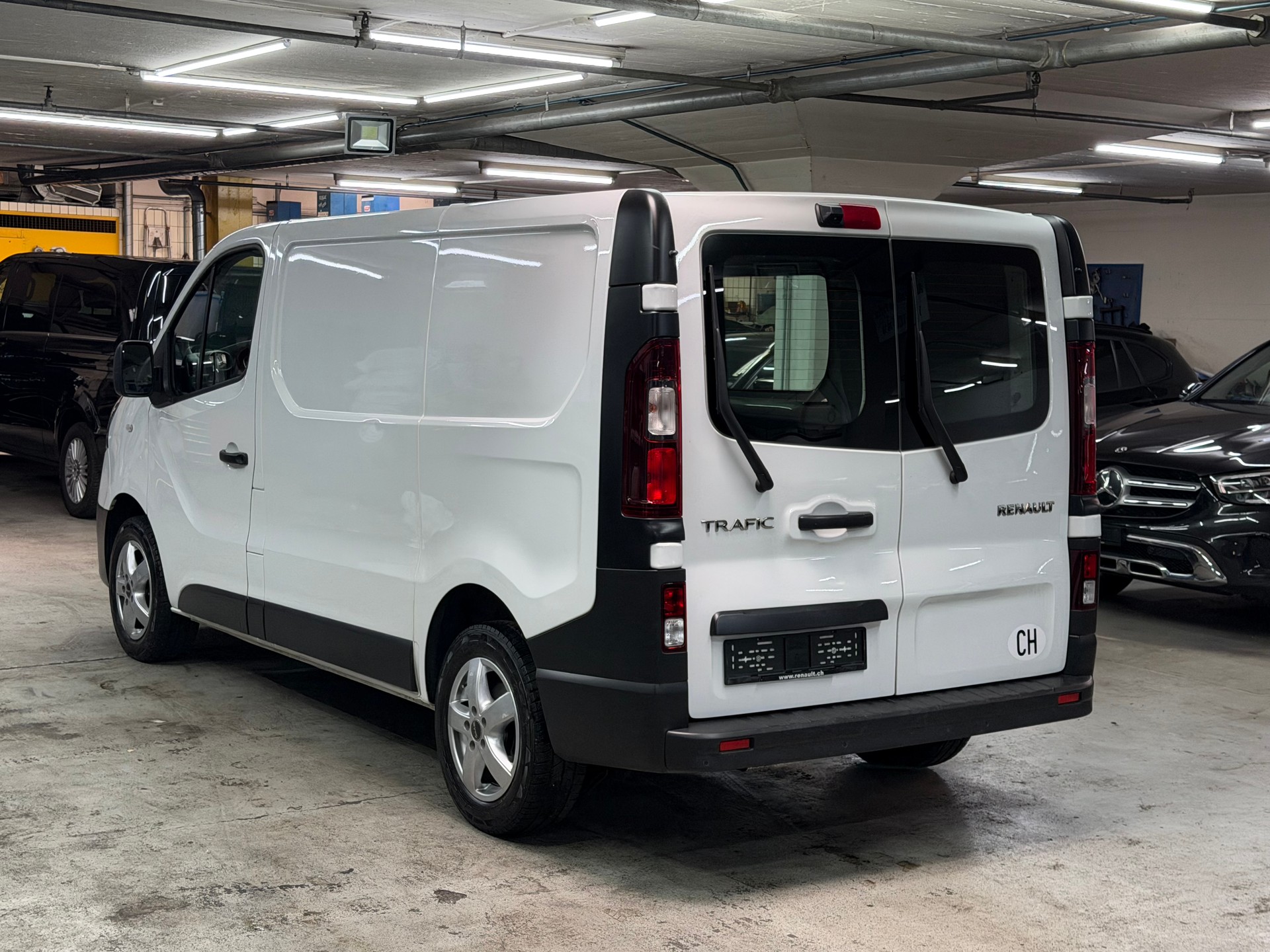 RENAULT Trafic 2.0 dCi 120 3.0t Business L1H1-image-4