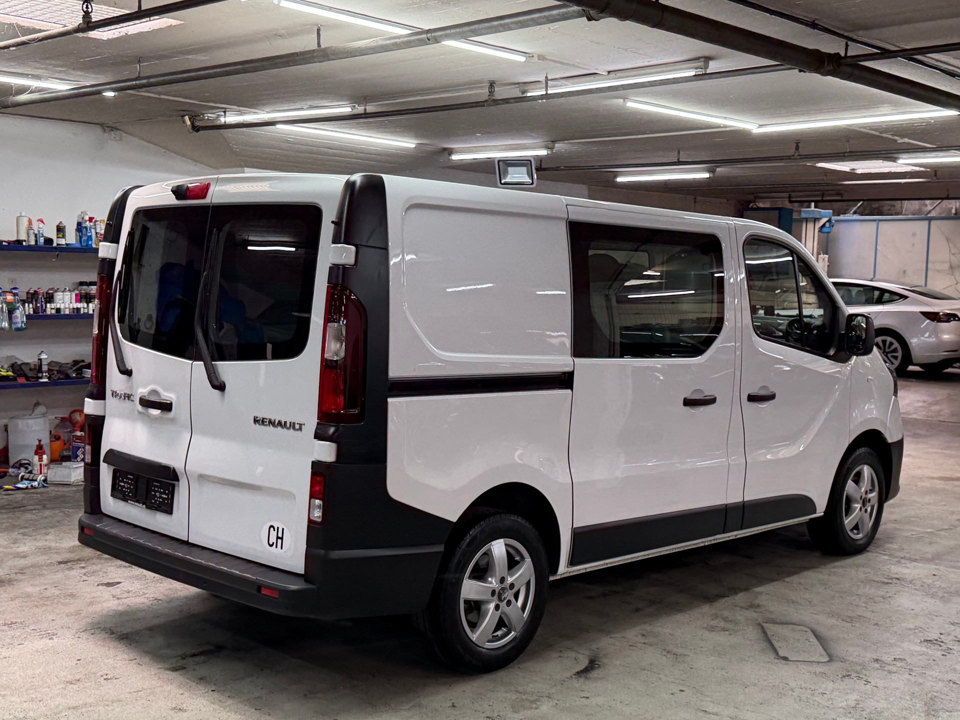 RENAULT Trafic 2.0 dCi 120 3.0t Business L1H1-image-13