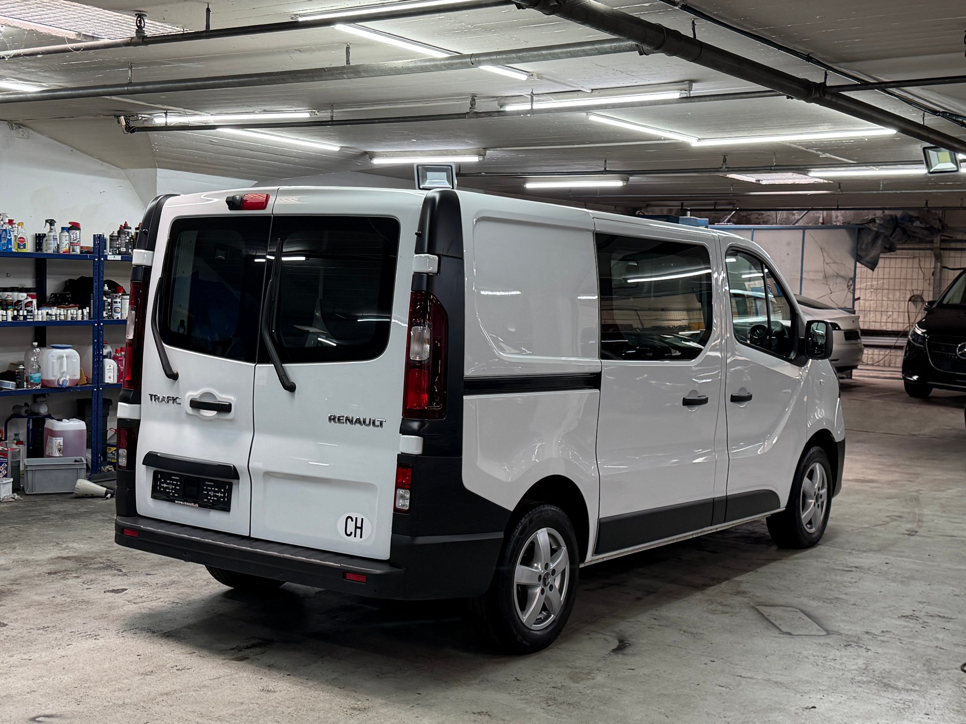 RENAULT Trafic 2.0 dCi 120 3.0t Business L1H1-image-5