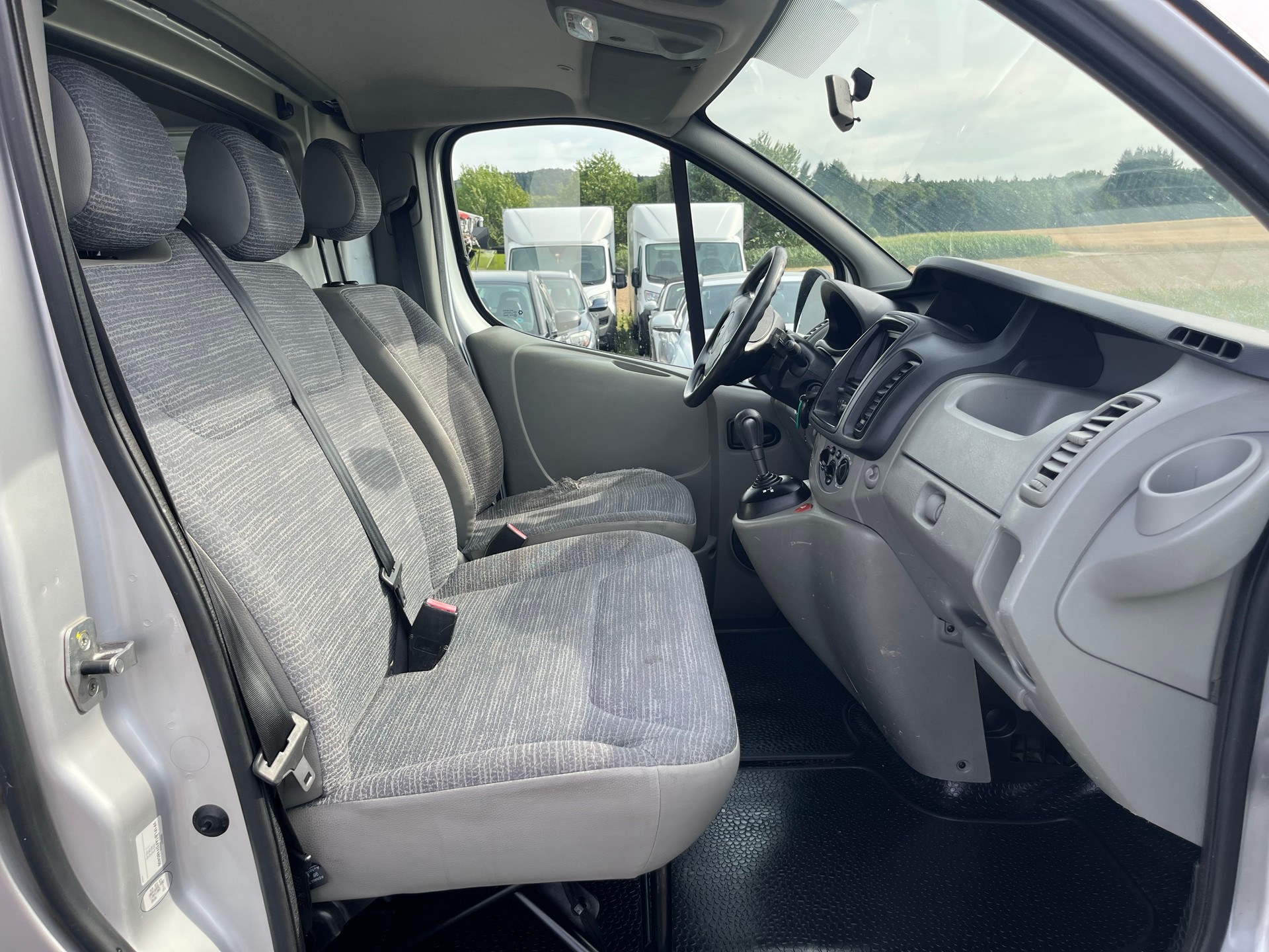 RENAULT Trafic 2.0 dCi 115 A 2.9t L2H1-image-8