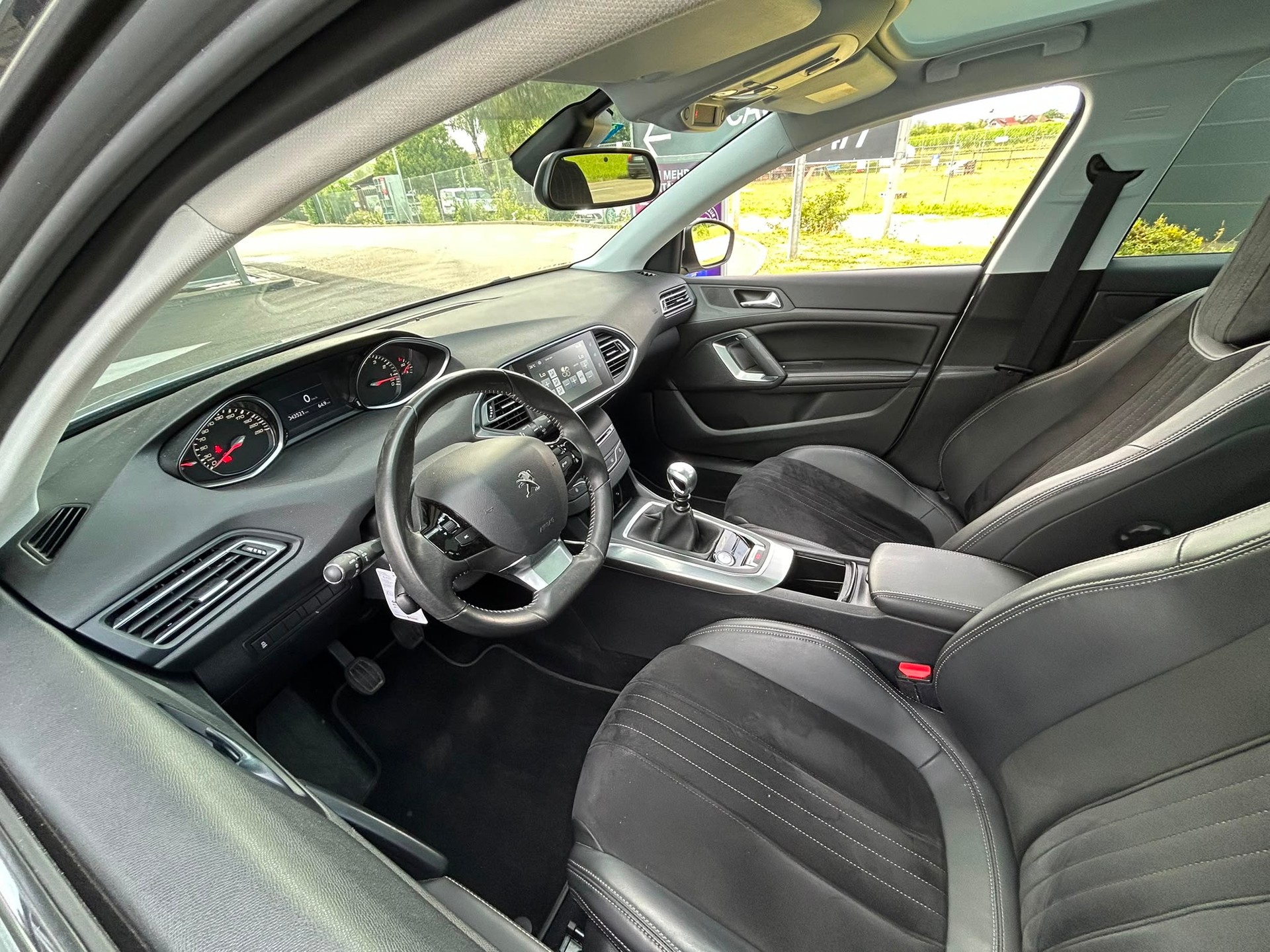 PEUGEOT 308 1.6 THP Féline-image-9