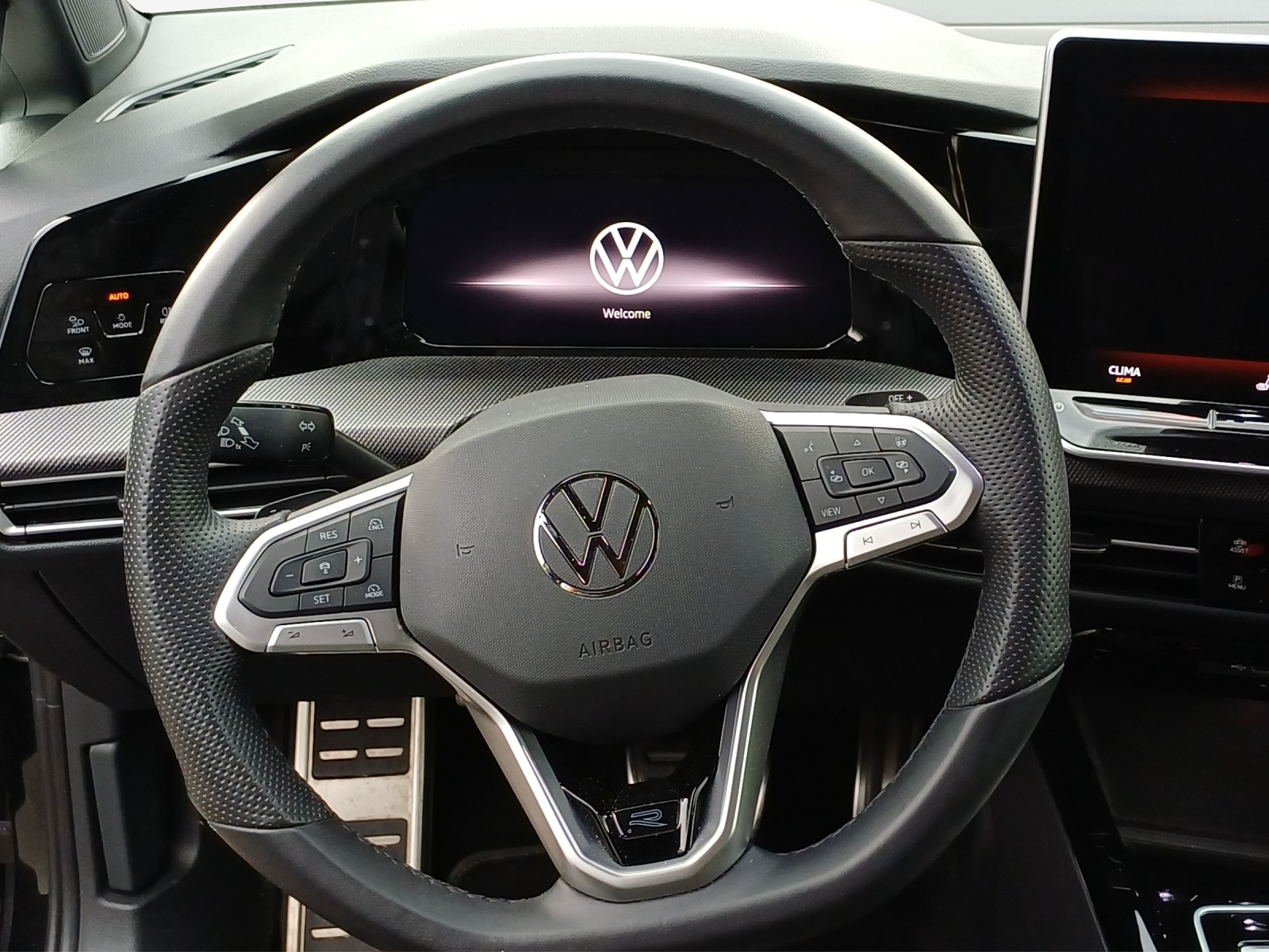 VW Golf Variant 2.0 TSI R-Line DSG 4 Motion-image-9