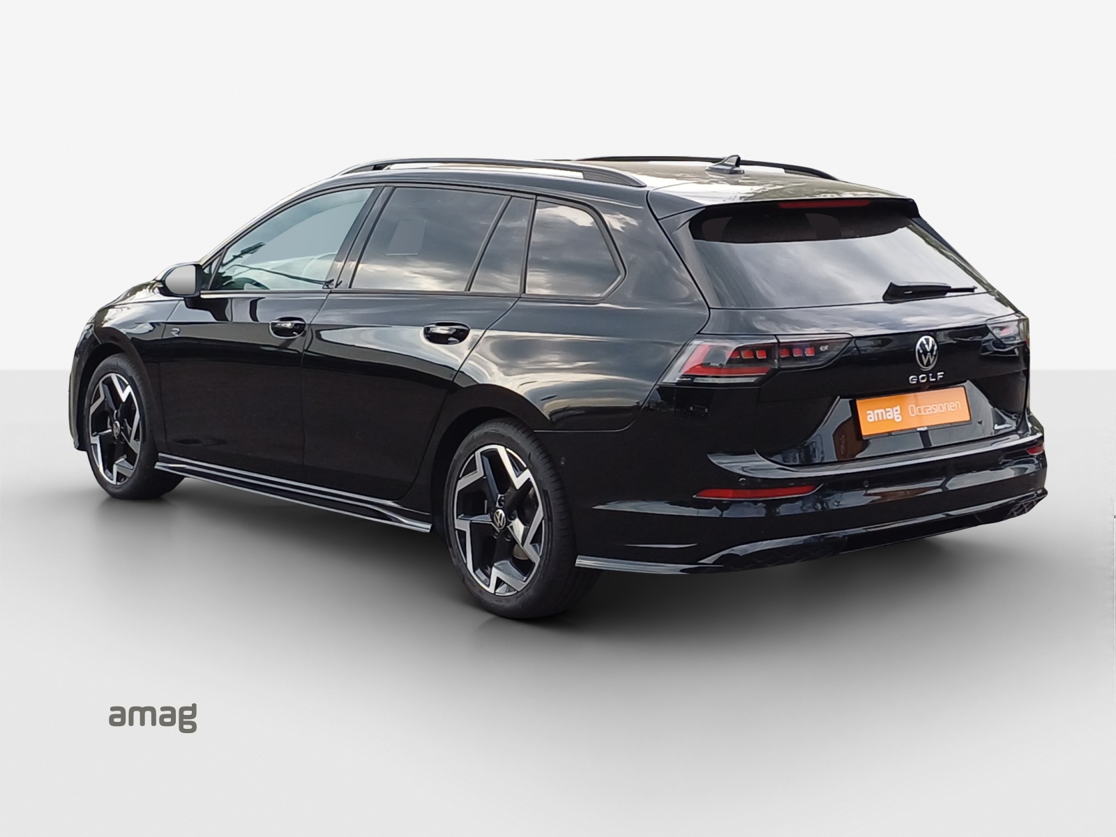 VW Golf Variant 2.0 TSI R-Line DSG 4 Motion-image-2