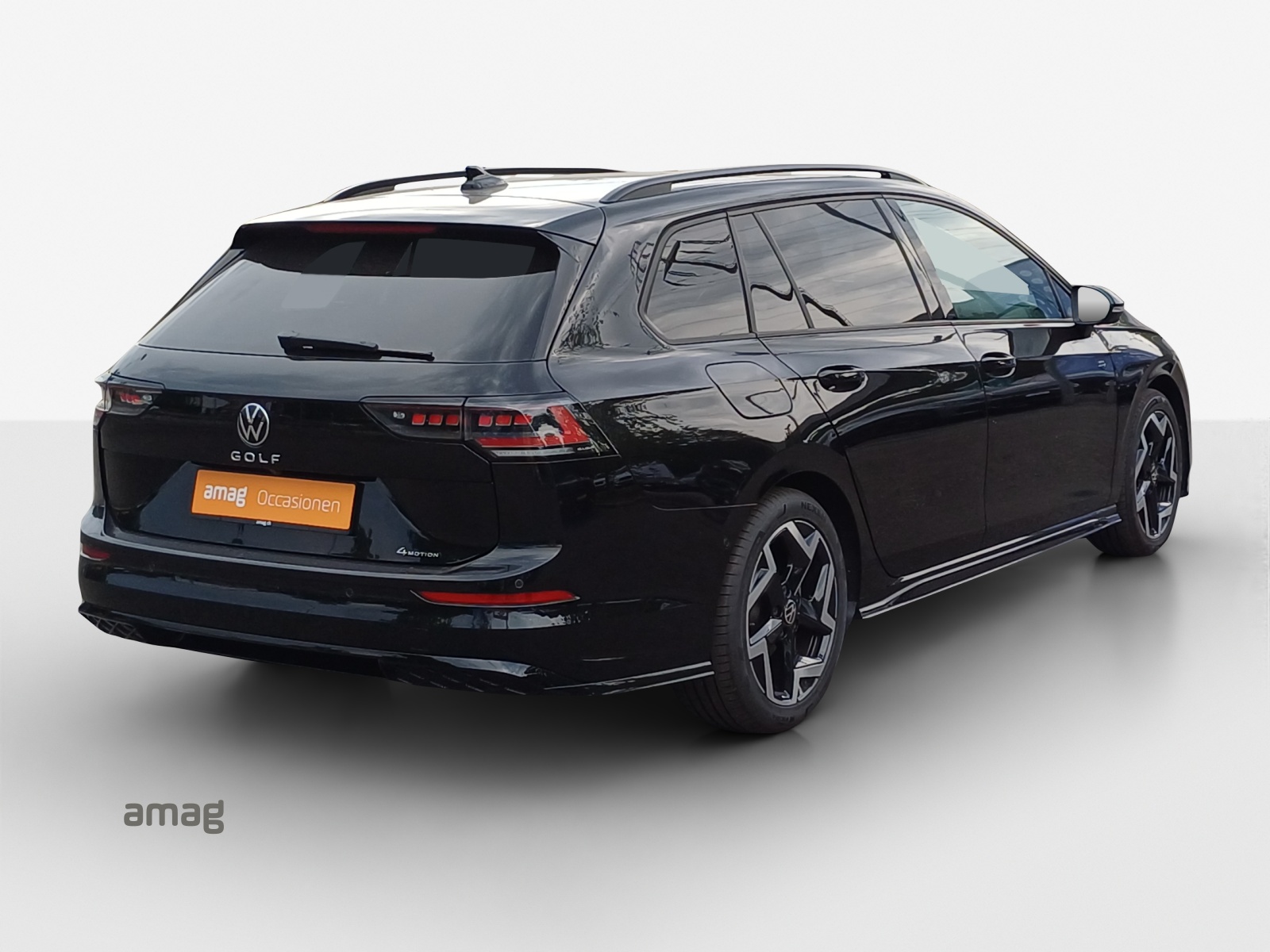 VW Golf Variant 2.0 TSI R-Line DSG 4 Motion-image-4