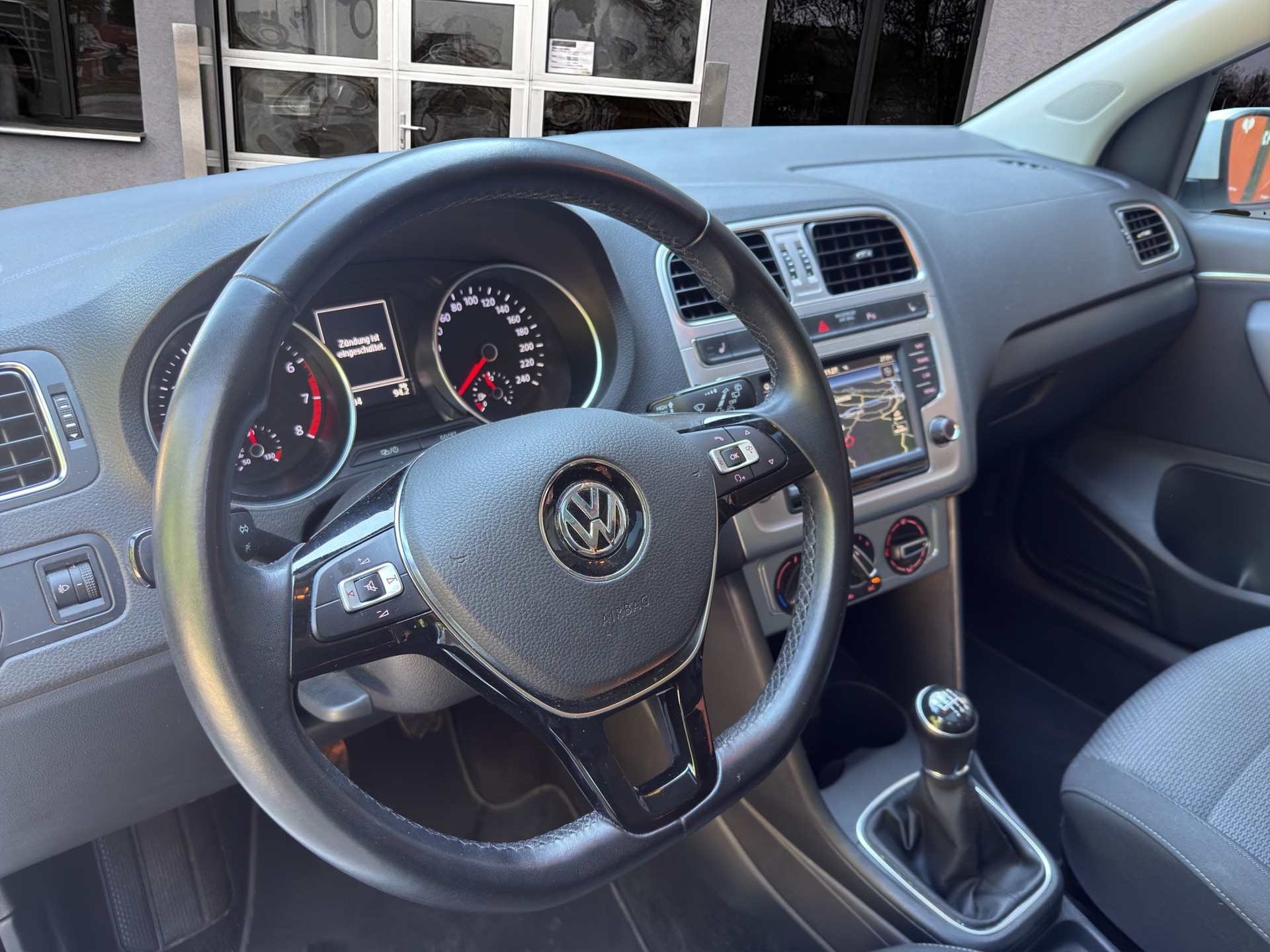 VW Polo 1.2 TSI BMT R-Line-image-13