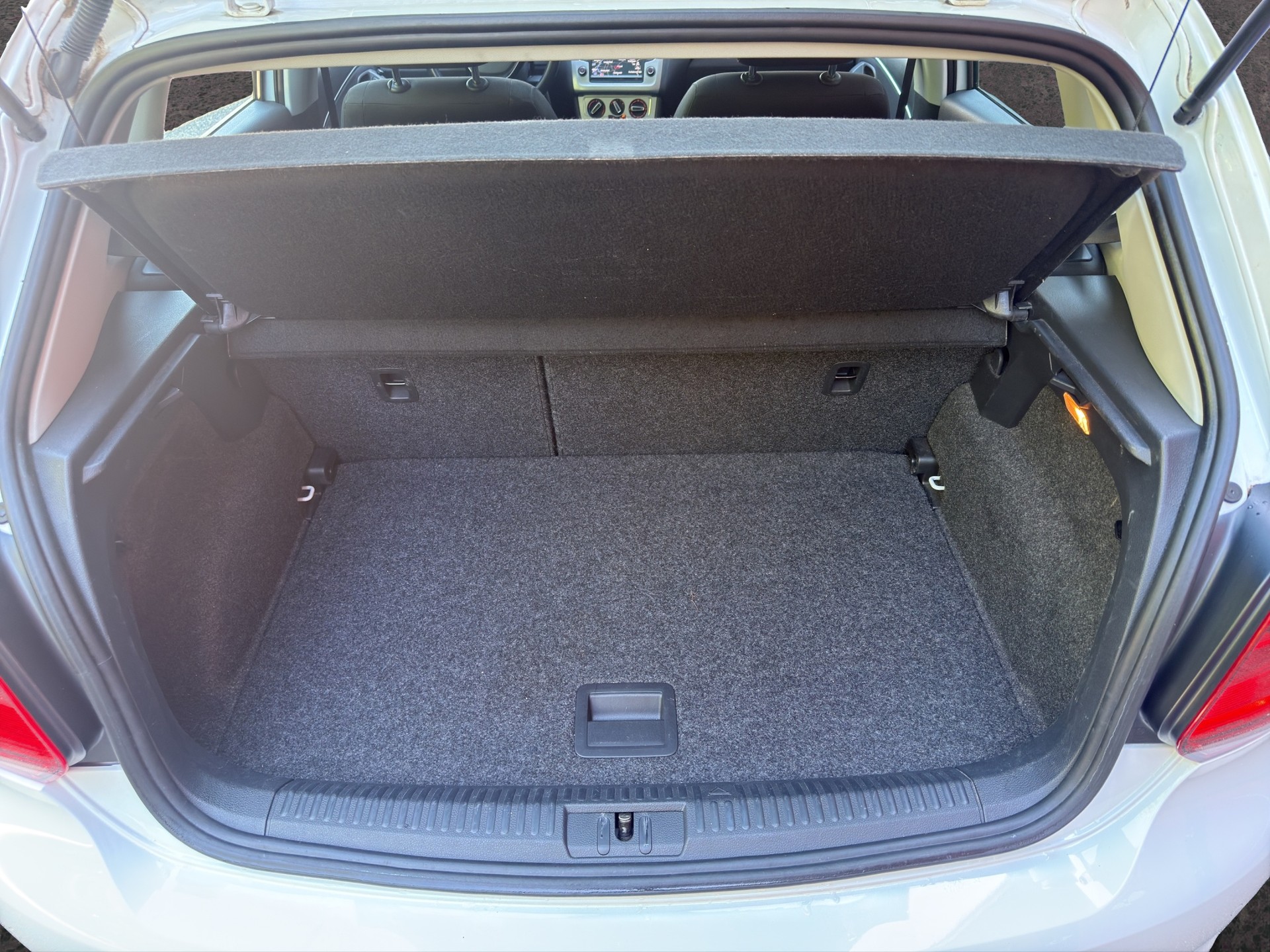 VW Polo 1.2 TSI BMT R-Line-image-19