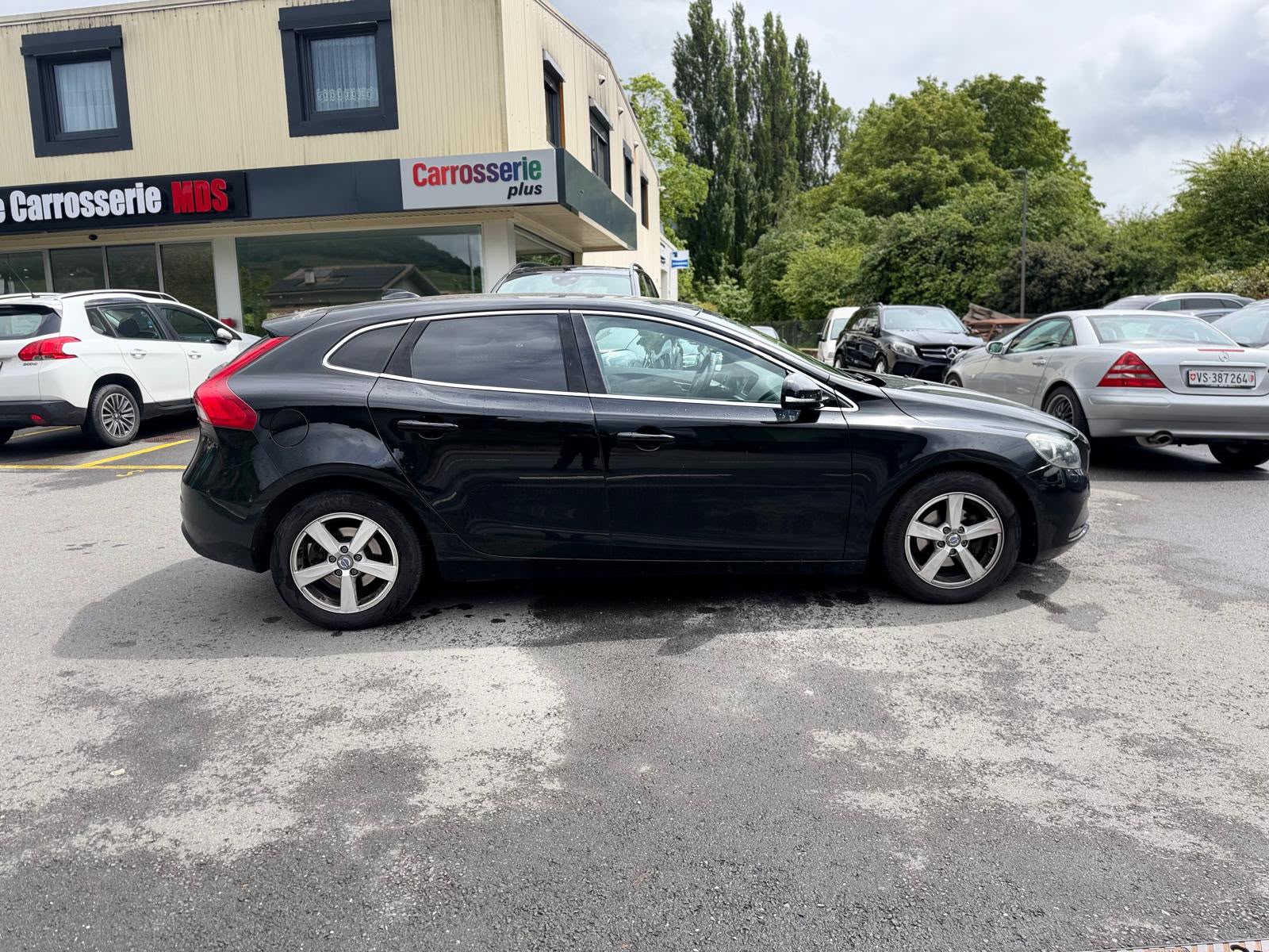 VOLVO V40 D2 Momentum-image-6