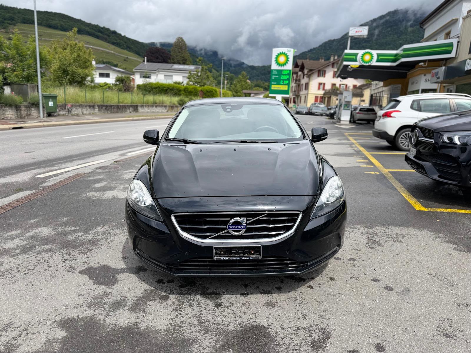 VOLVO V40 D2 Momentum-image-1