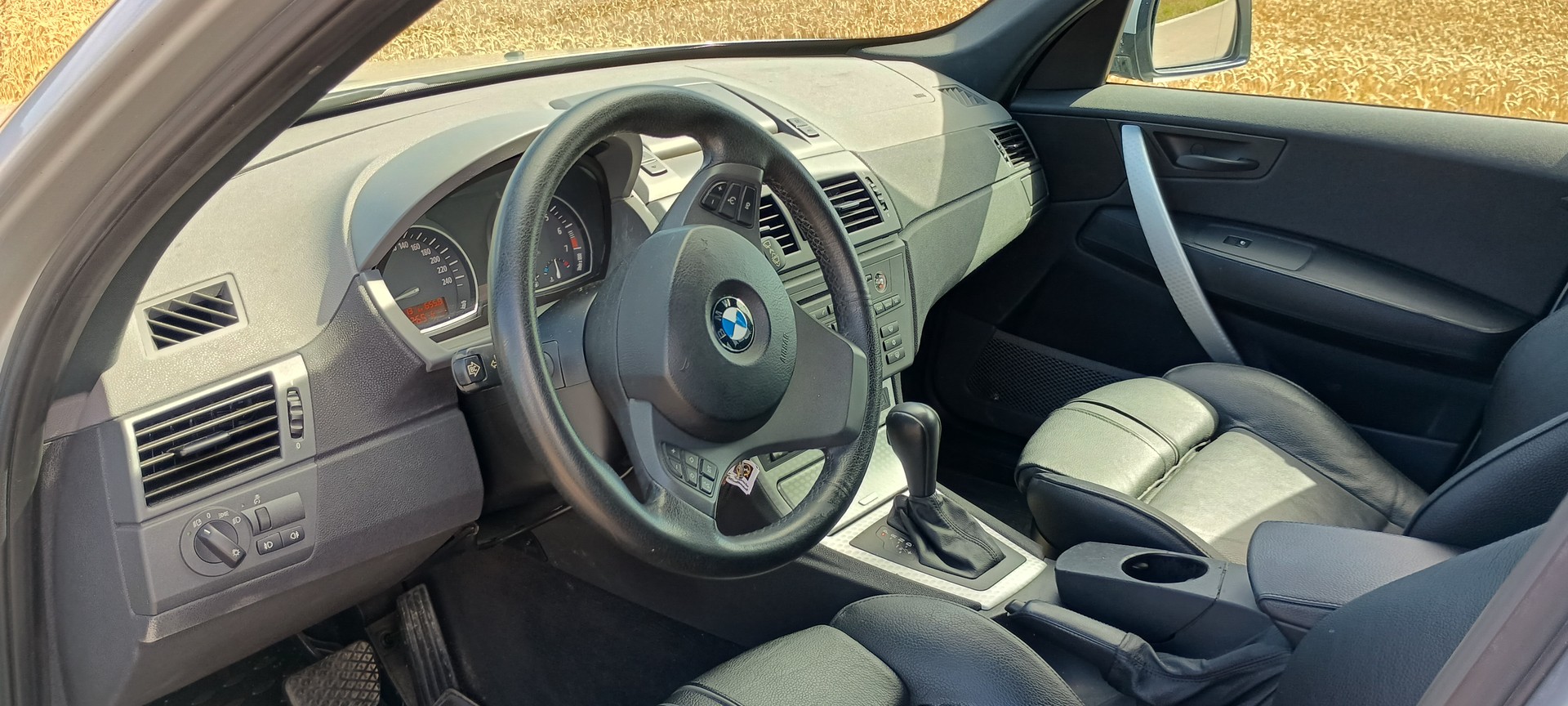 BMW 30i-image-3
