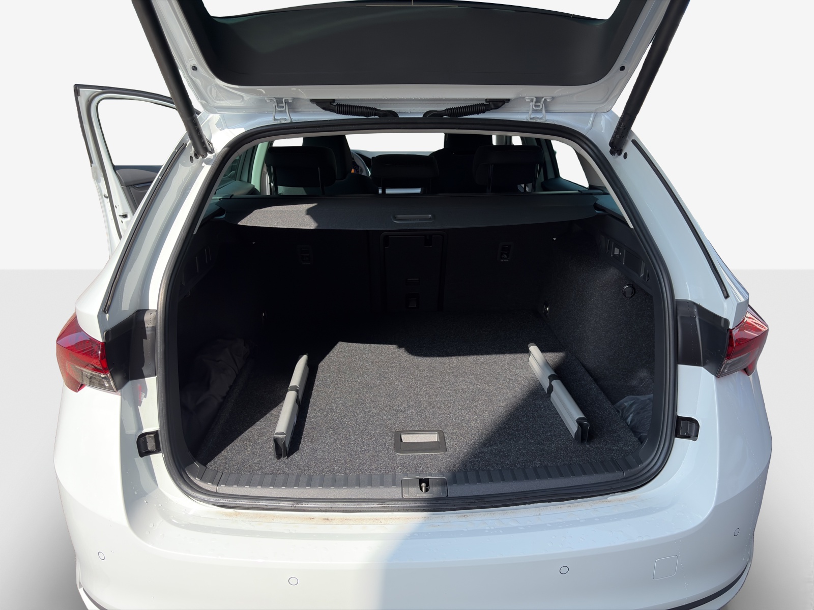 SKODA Octavia Combi 2.0 TDI DSG Selection-image-12