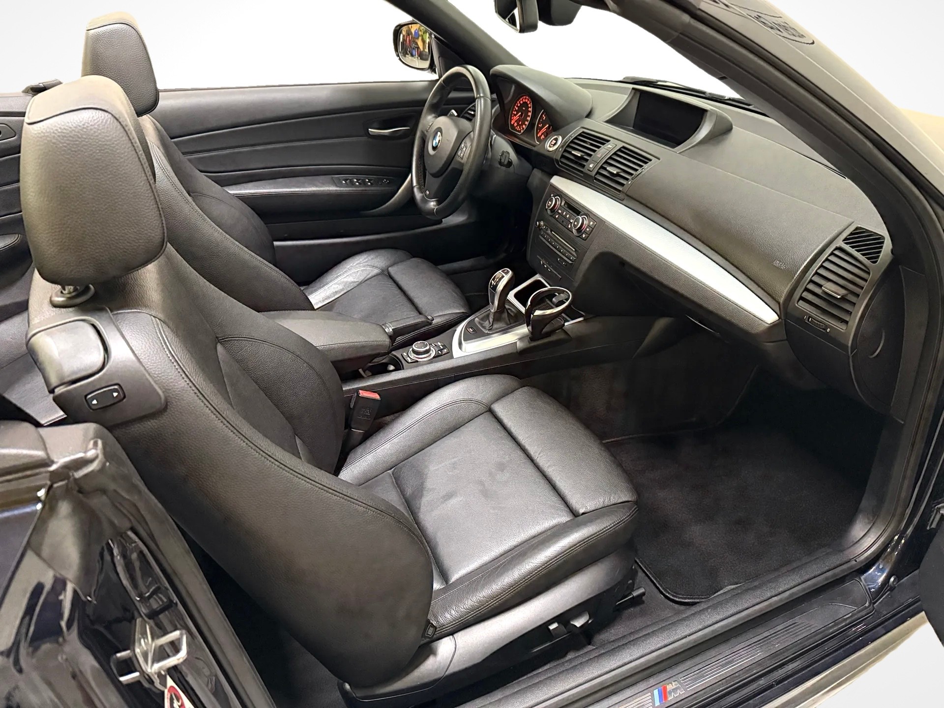 BMW 135i Cabrio DSG-image-9
