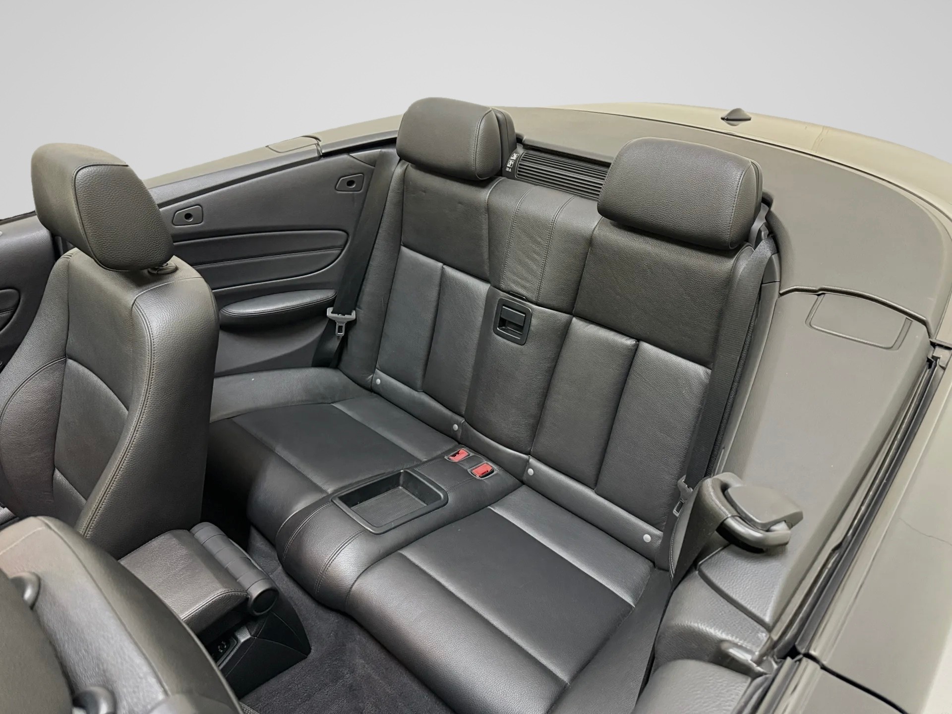 BMW 135i Cabrio DSG-image-10