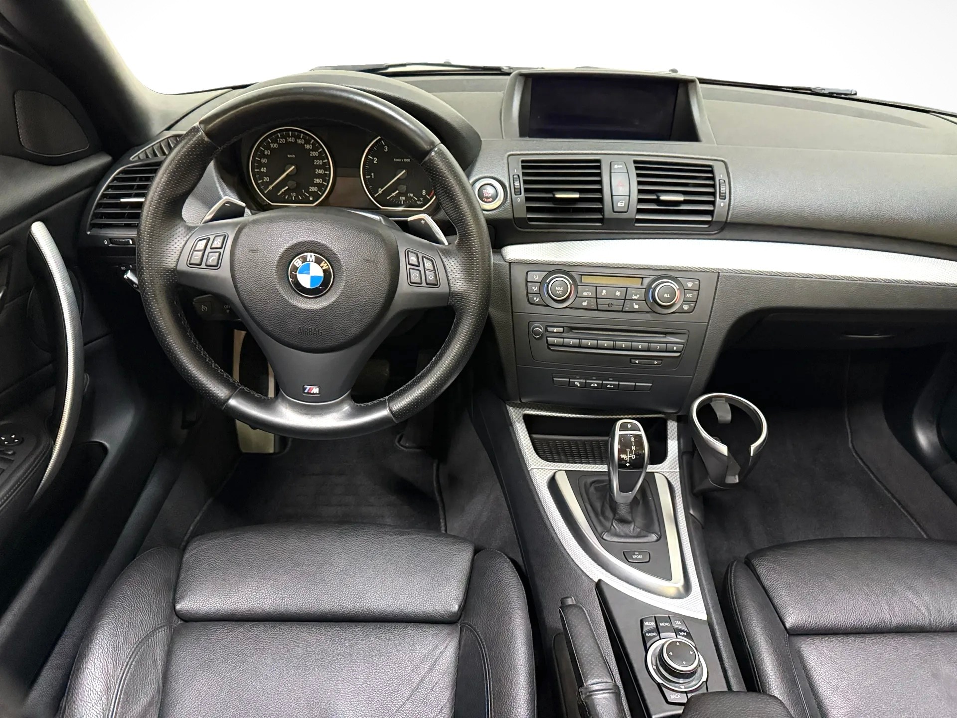 BMW 135i Cabrio DSG-image-16