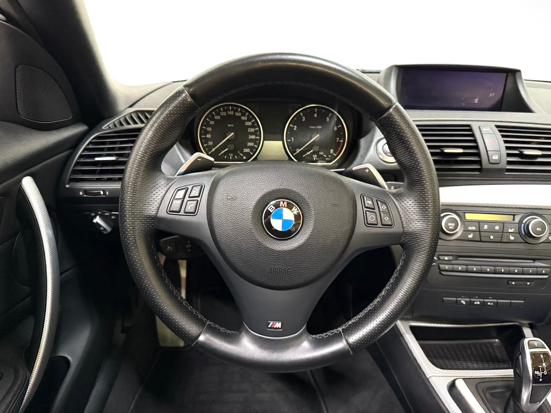 BMW 135i Cabrio DSG-image-18