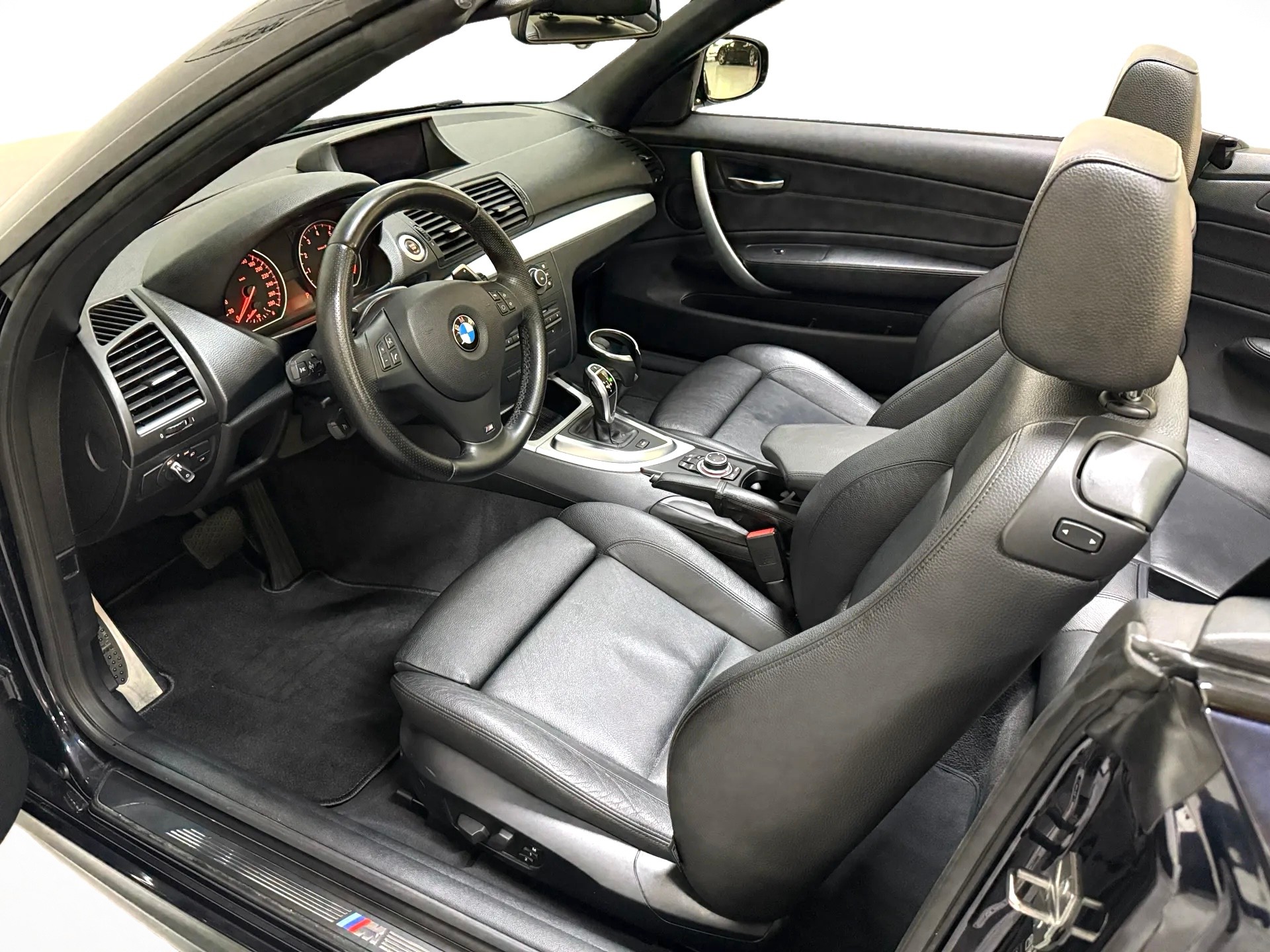 BMW 135i Cabrio DSG-image-13