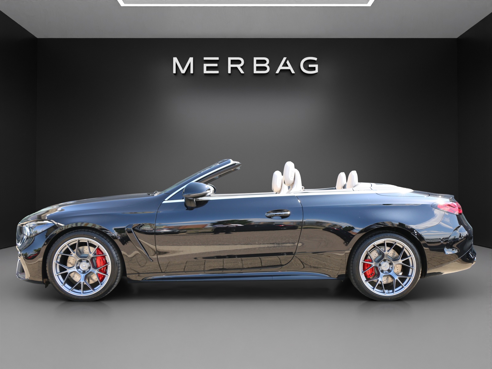 MERCEDES-BENZ AMG CLE 53 4MATIC+ Cabriolet-image-2