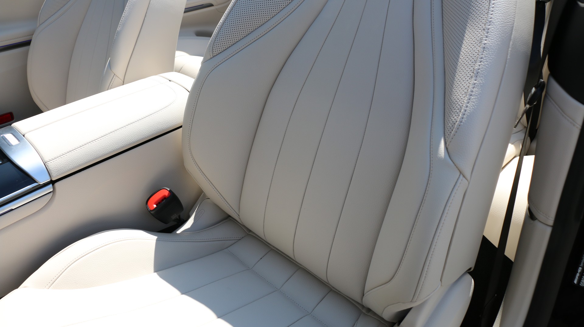 MERCEDES-BENZ AMG CLE 53 4MATIC+ Cabriolet-image-11