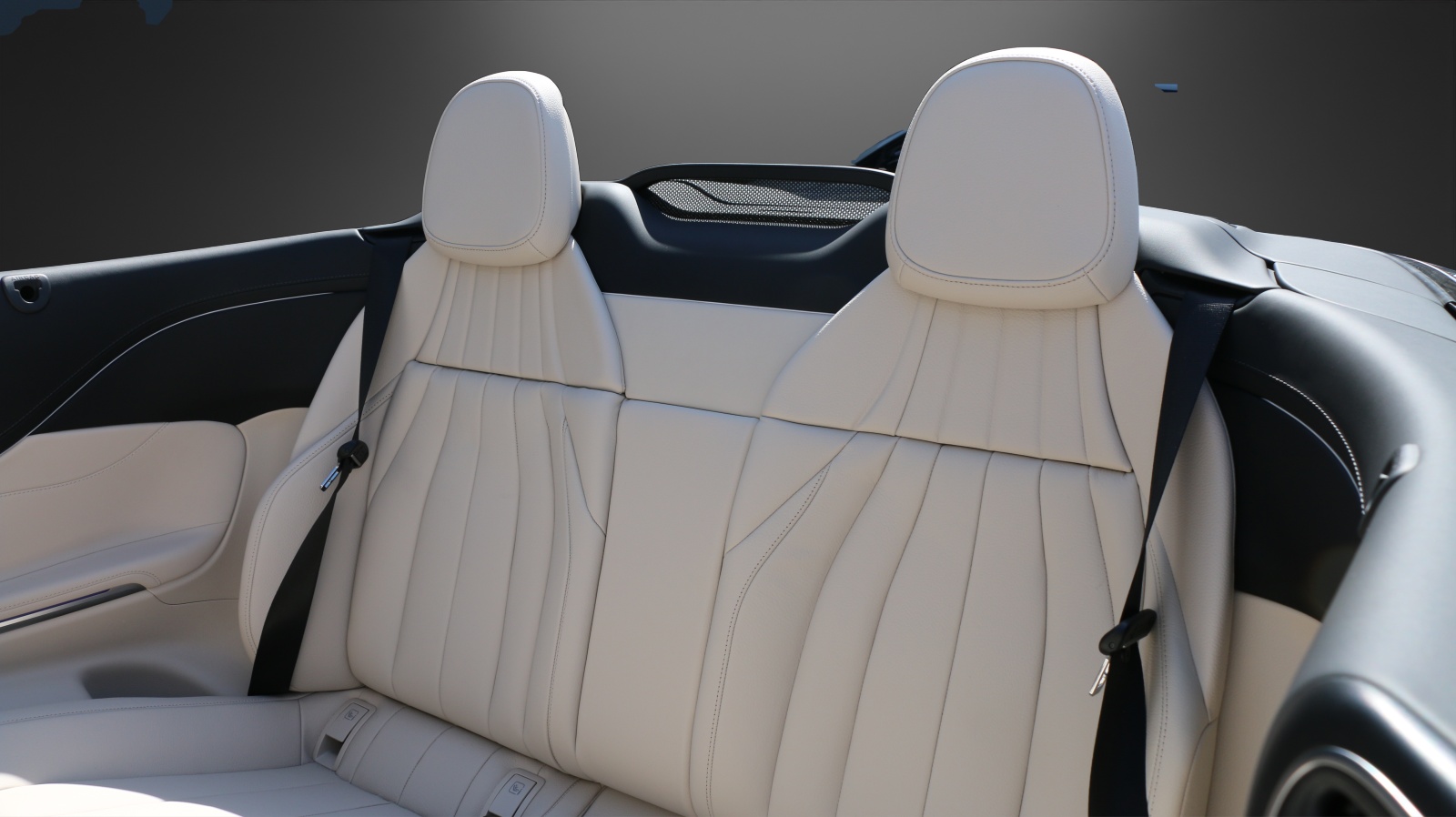 MERCEDES-BENZ AMG CLE 53 4MATIC+ Cabriolet-image-13