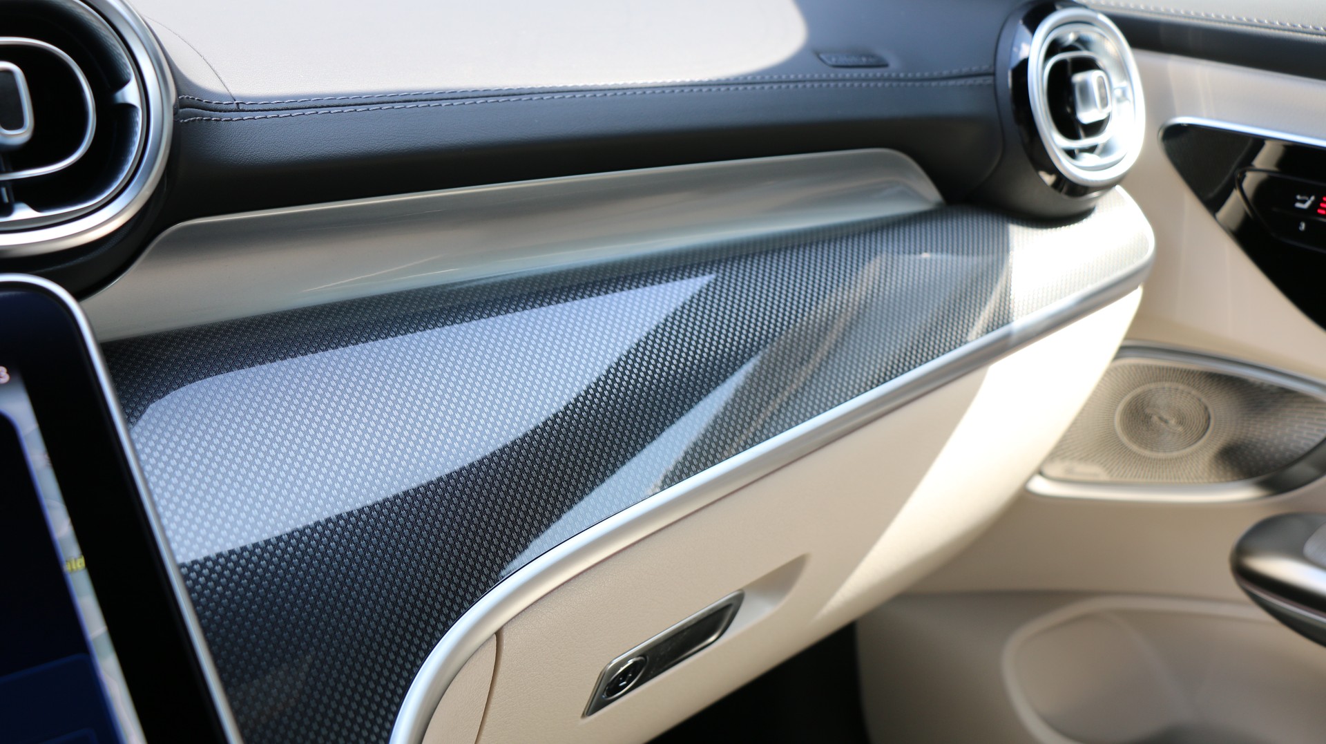 MERCEDES-BENZ AMG CLE 53 4MATIC+ Cabriolet-image-18