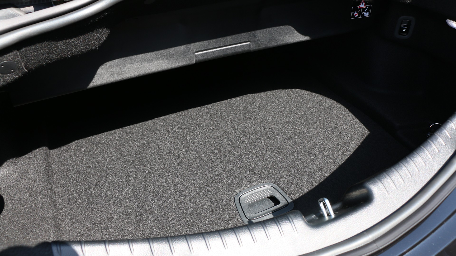 MERCEDES-BENZ AMG CLE 53 4MATIC+ Cabriolet-image-15