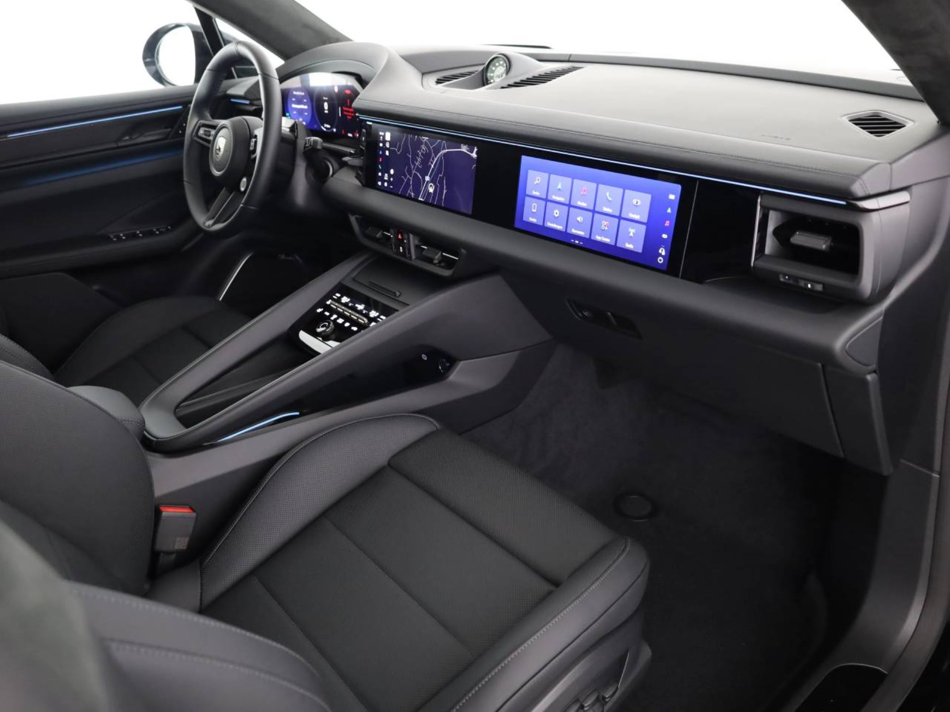 PORSCHE Macan Turbo-image-11