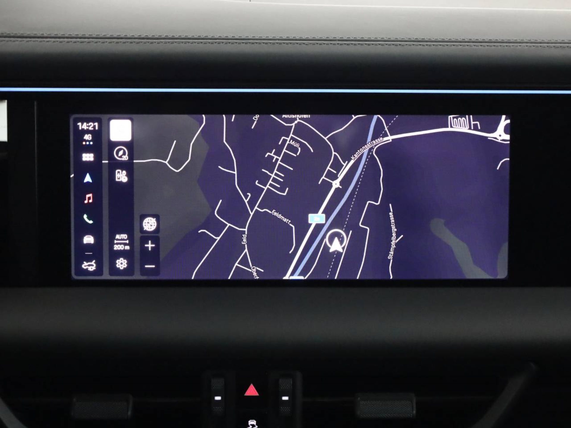 PORSCHE Macan Turbo-image-14