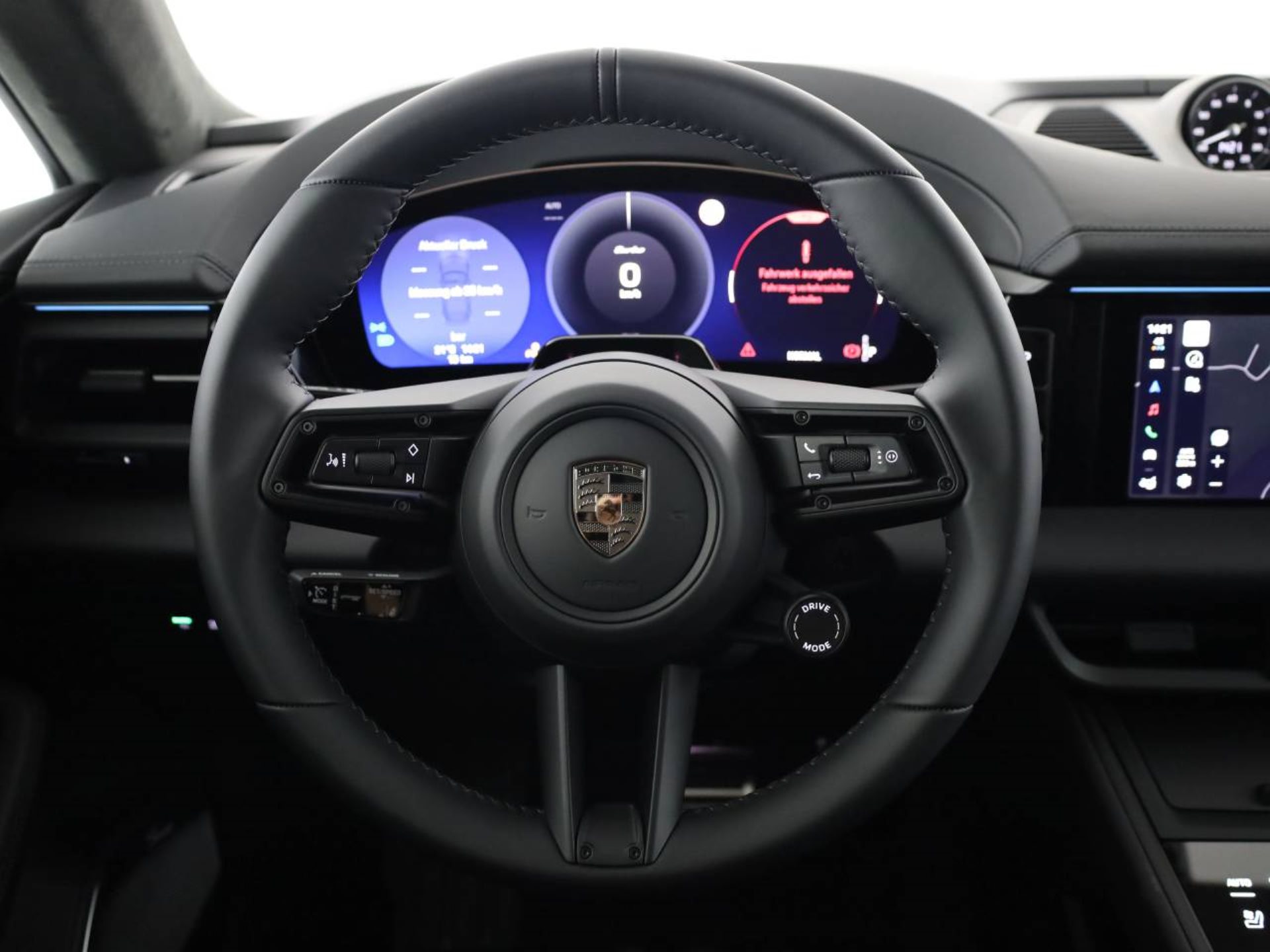 PORSCHE Macan Turbo-image-9