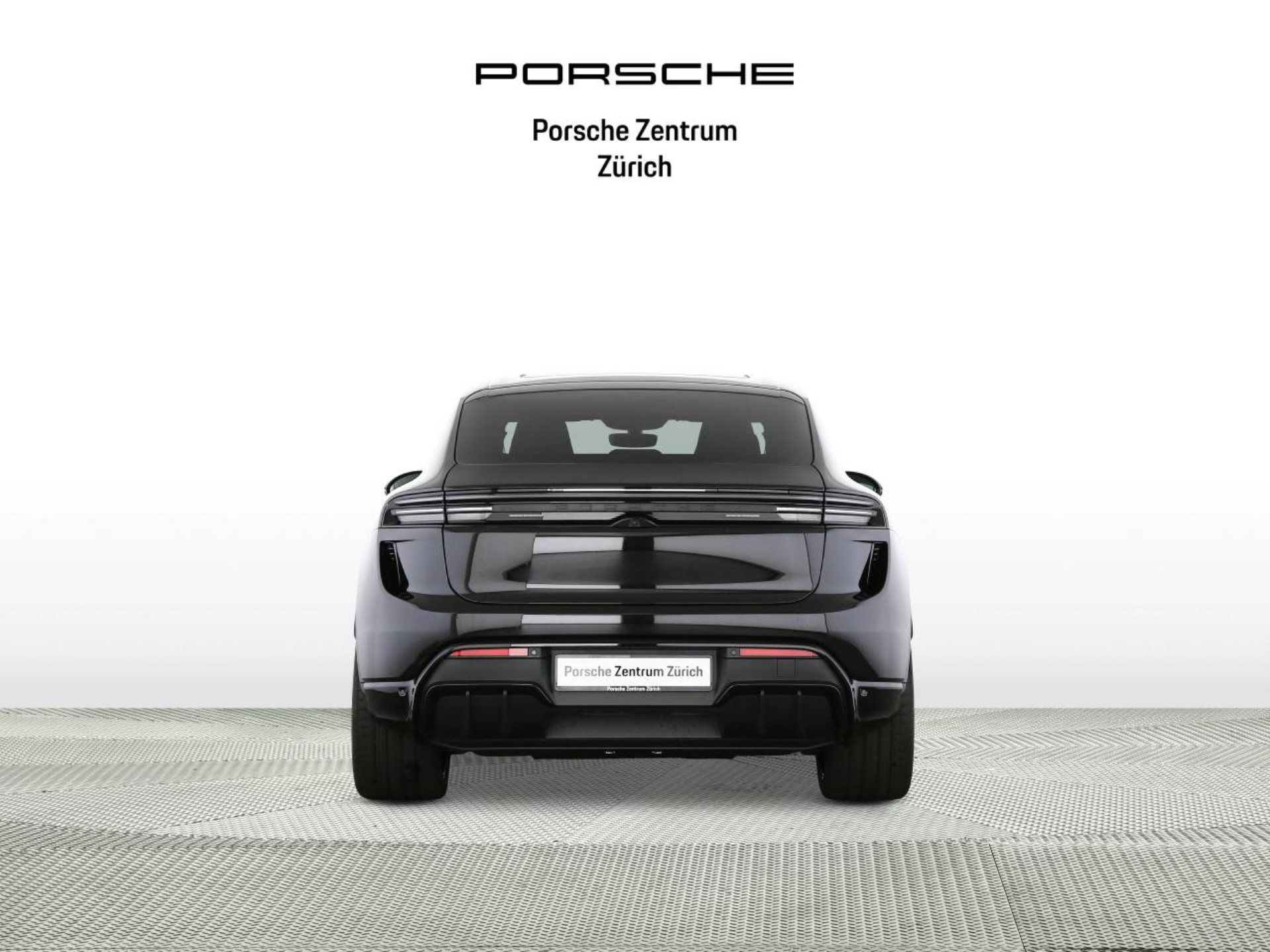 PORSCHE Macan Turbo-image-6