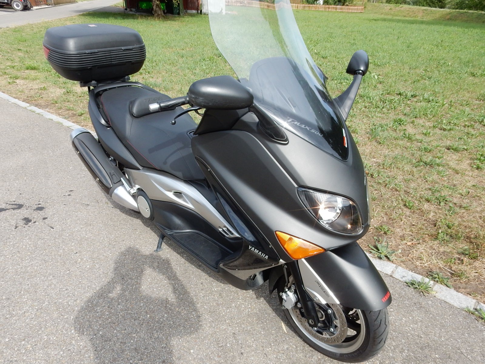 YAMAHA T-MAX XP 500 Black Max ABS-image-2