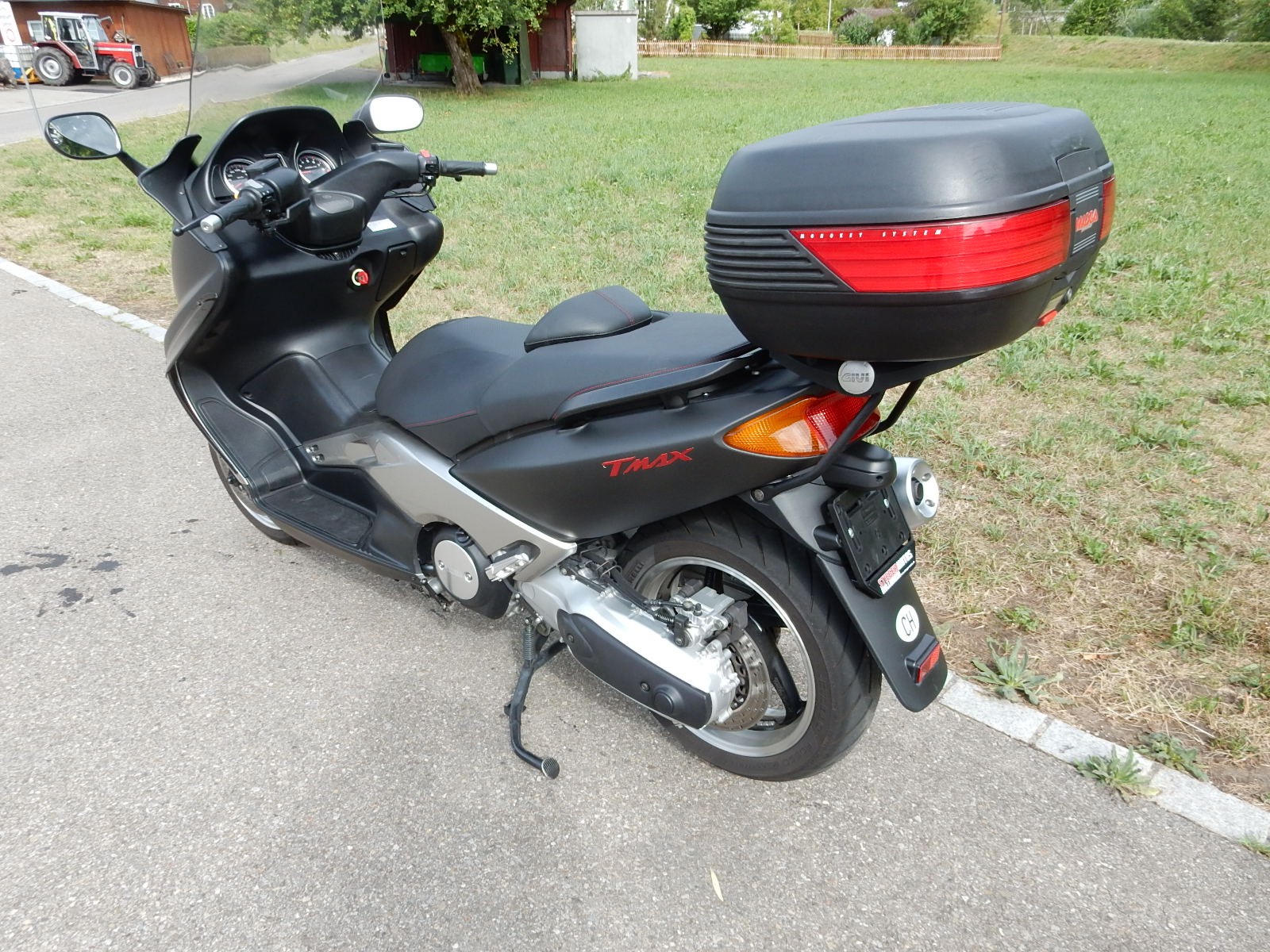 YAMAHA T-MAX XP 500 Black Max ABS-image-1