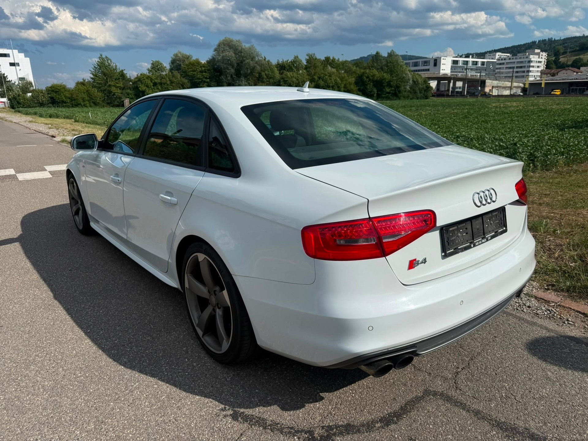 AUDI S4 Limousine 3.0 TFSI quattro S-tronic-image-4