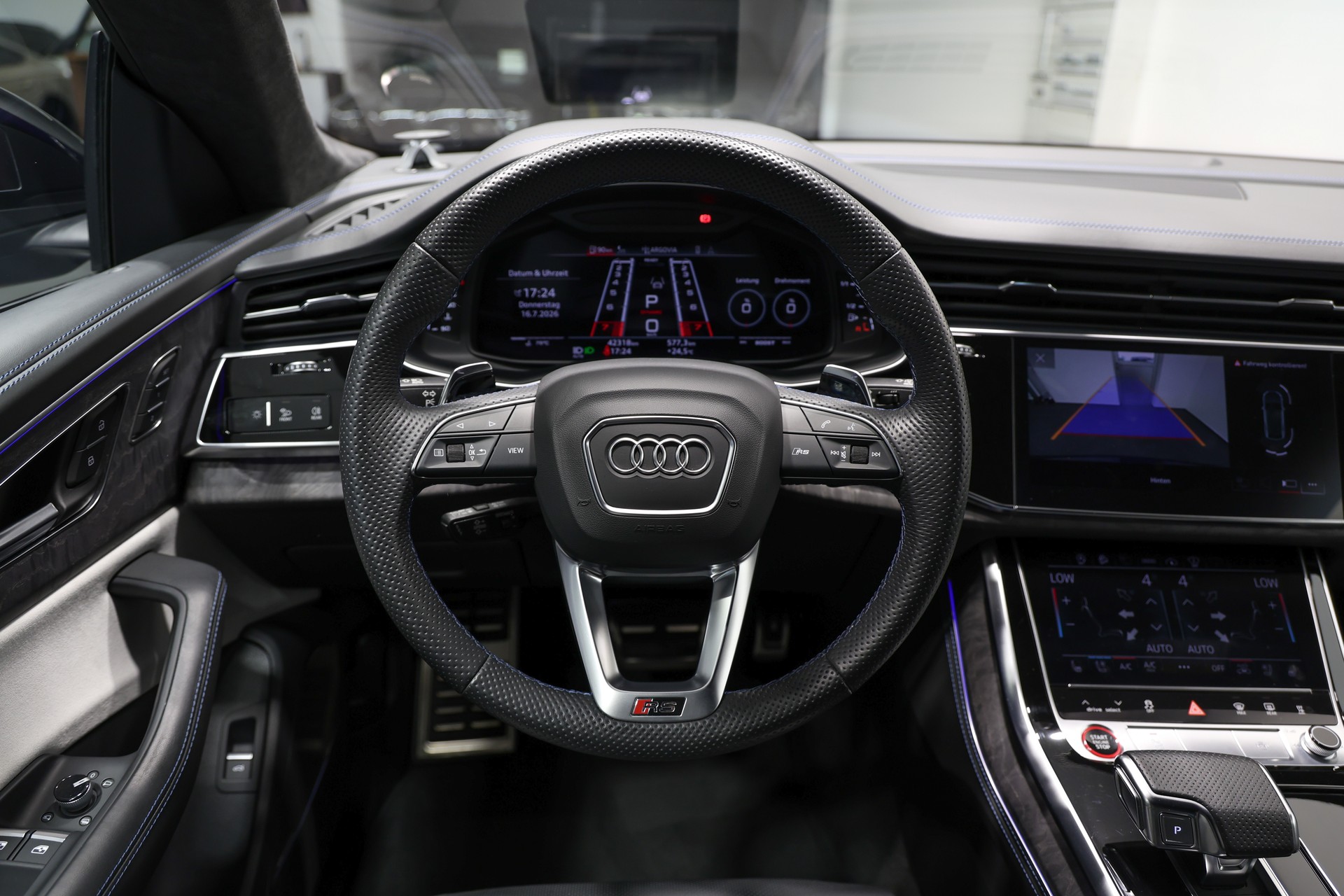 AUDI RSQ8 quattro tiptronic *1 of 1*Audi Exclusive San Marino Blau*-image-24