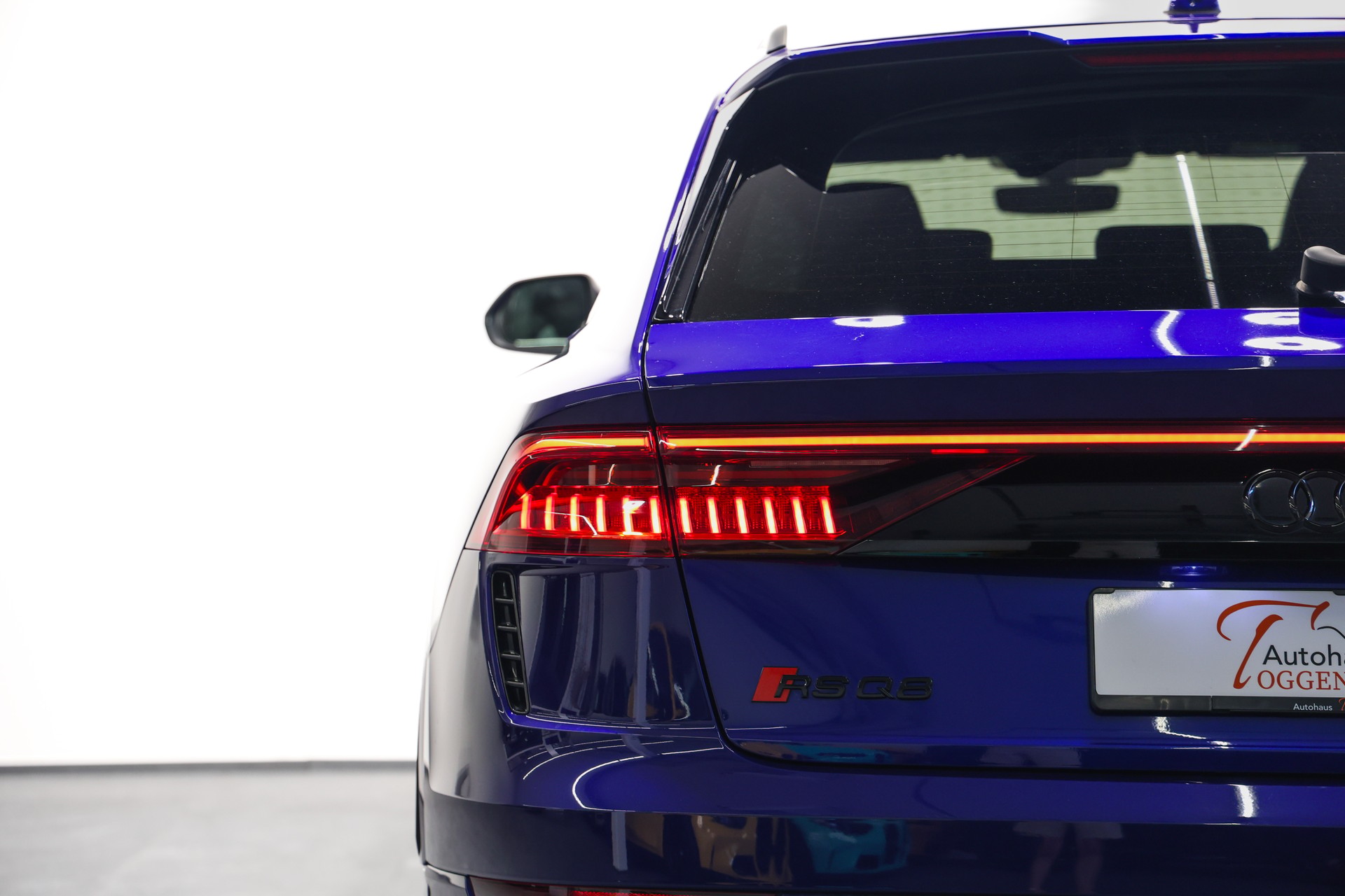 AUDI RSQ8 quattro tiptronic *1 of 1*Audi Exclusive San Marino Blau*-image-13