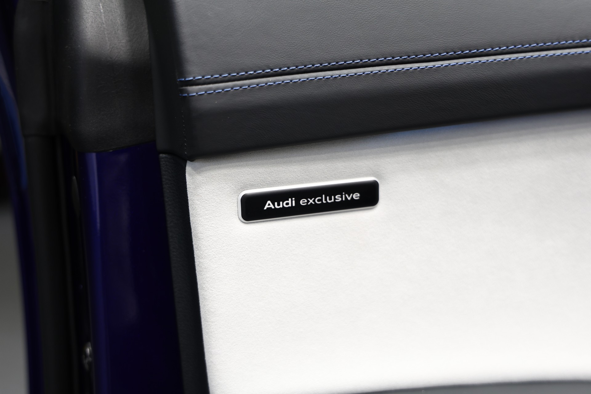 AUDI RSQ8 quattro tiptronic *1 of 1*Audi Exclusive San Marino Blau*-image-21