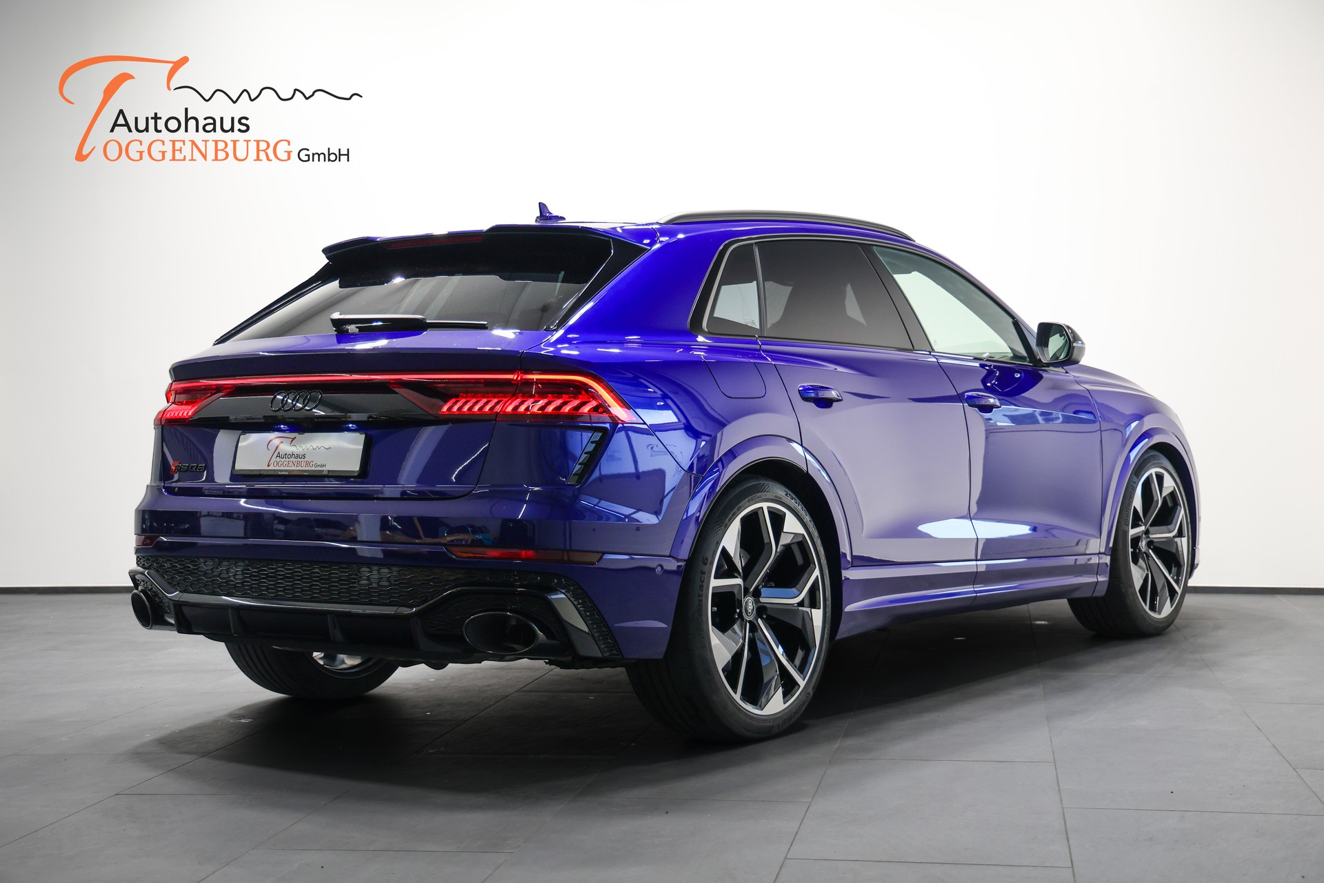 AUDI RSQ8 quattro tiptronic *1 of 1*Audi Exclusive San Marino Blau*-image-10