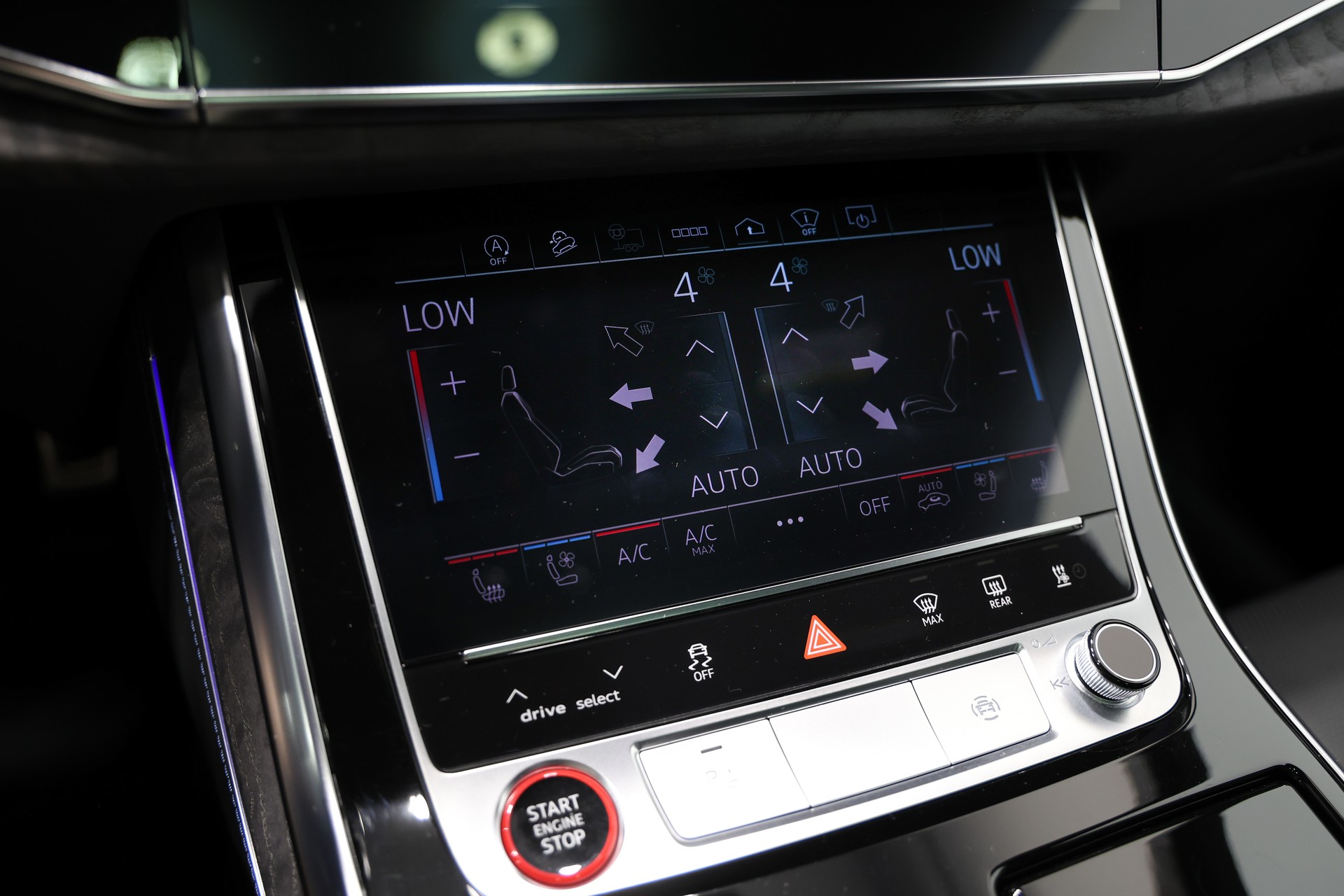 AUDI RSQ8 quattro tiptronic *1 of 1*Audi Exclusive San Marino Blau*-image-26