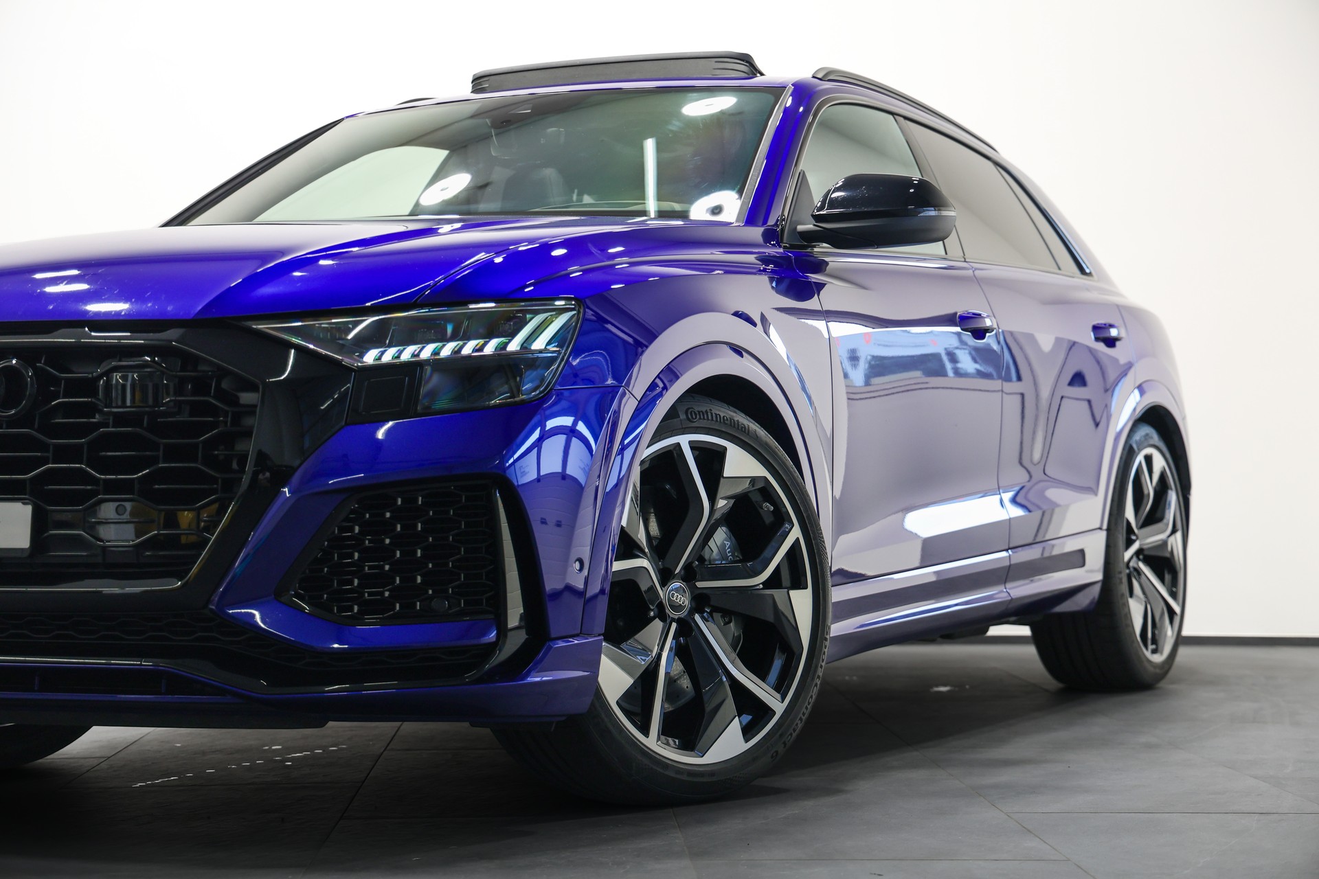 AUDI RSQ8 quattro tiptronic *1 of 1*Audi Exclusive San Marino Blau*-image-5