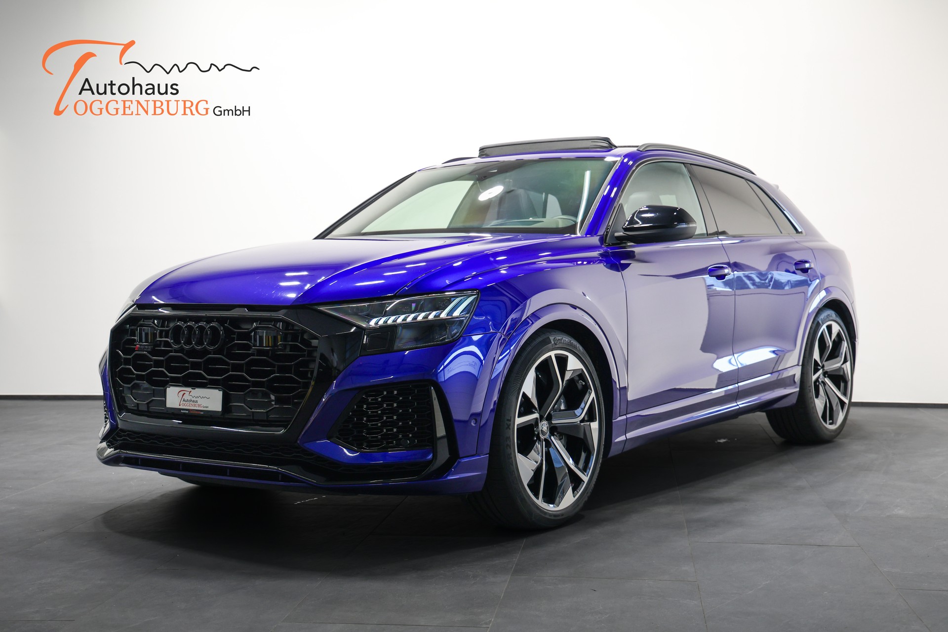 AUDI RSQ8 quattro tiptronic *1 of 1*Audi Exclusive San Marino Blau*-showroom-element-1