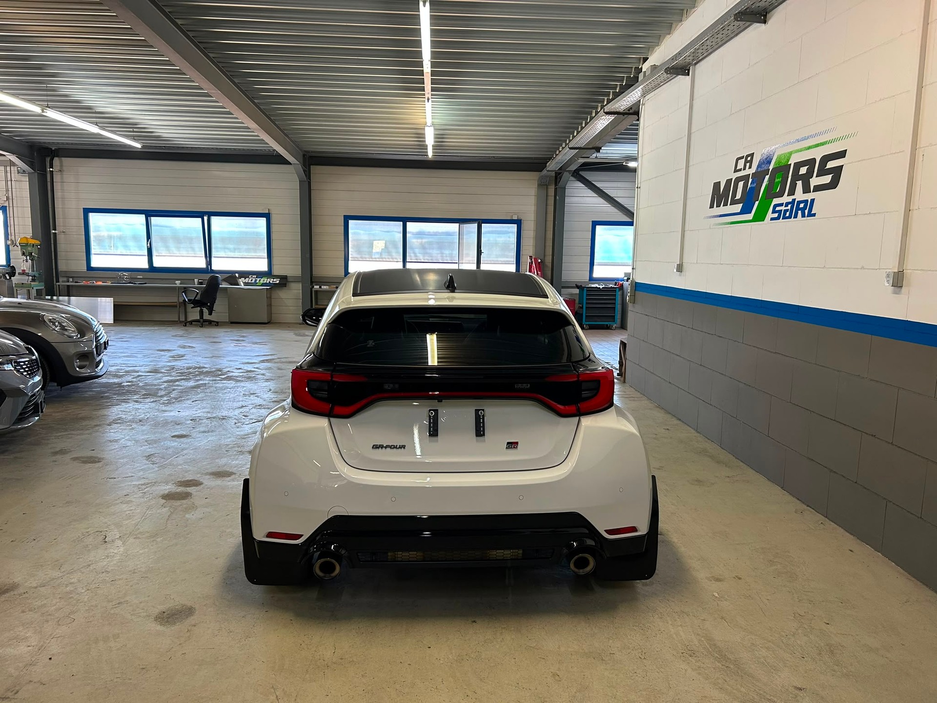 TOYOTA Yaris 1.6 GR Sport-image-4