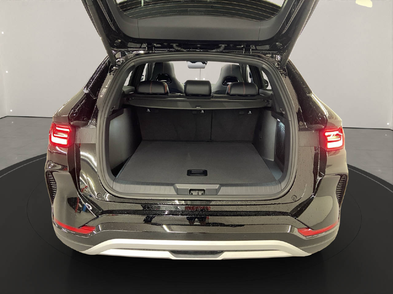 BYD Seal U DM-i Design AWD-image-13