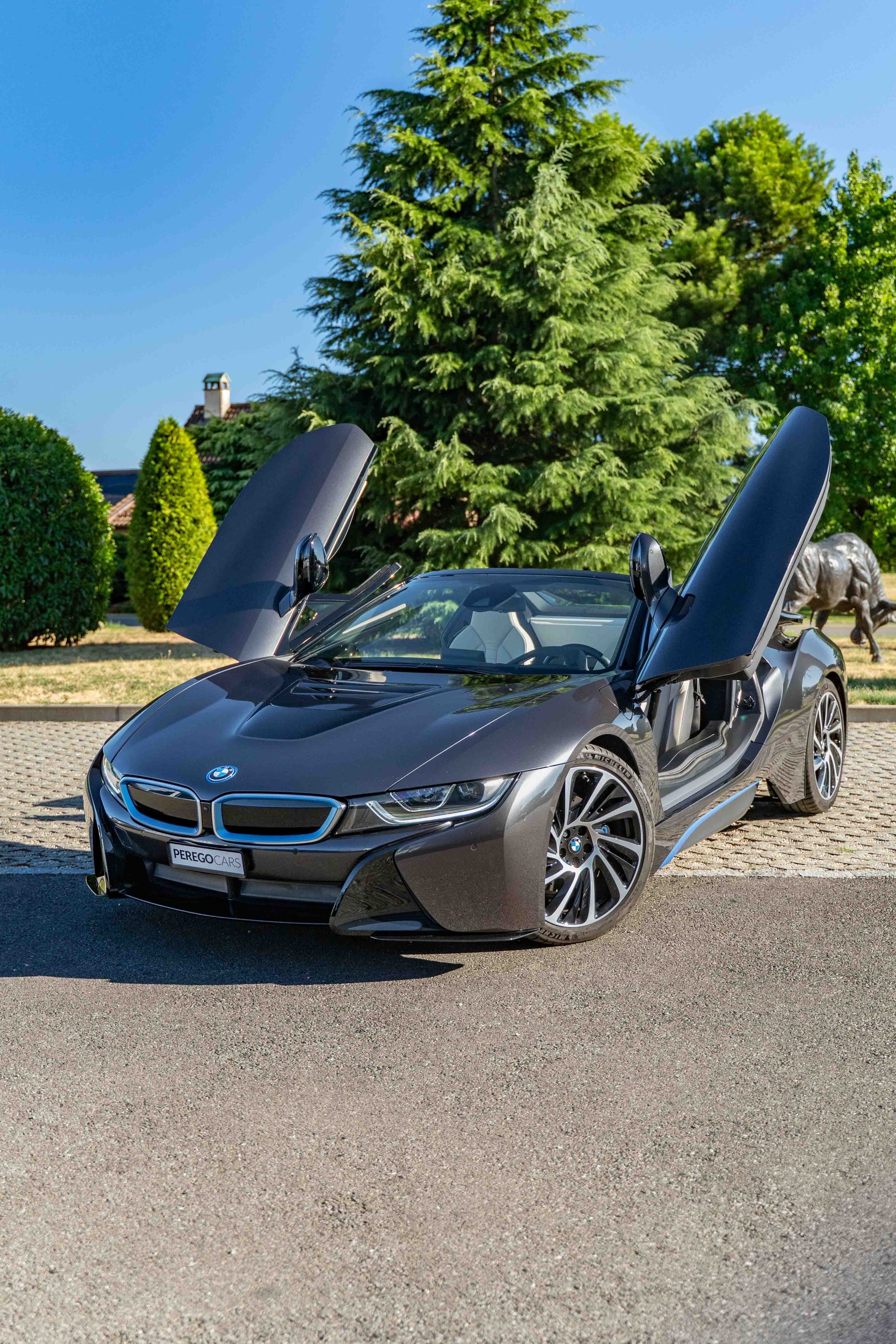 BMW i8 Roadster-image-15