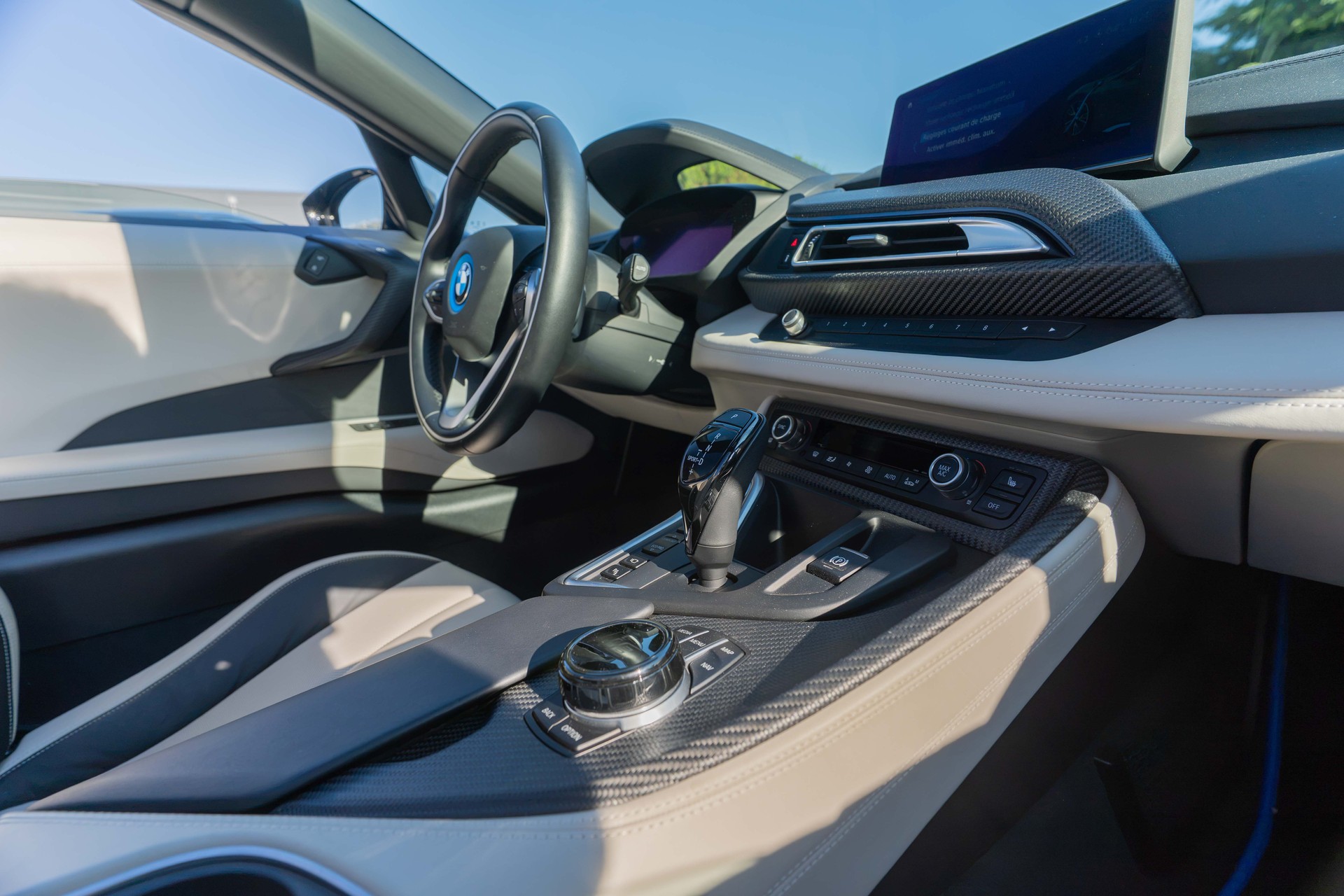 BMW i8 Roadster-image-14